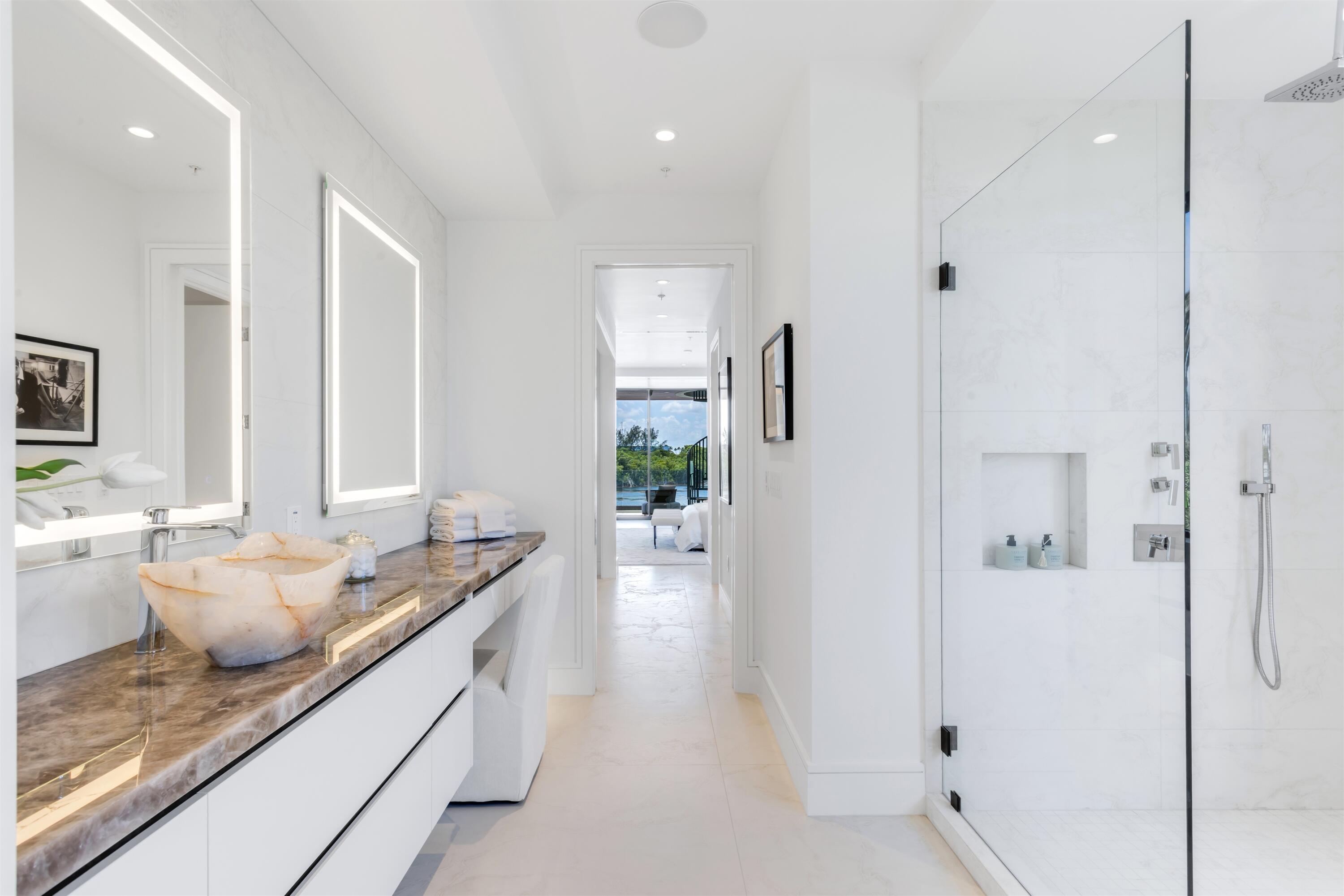 MANATEE POINTE AT LAGO MAR CONDO - Residential