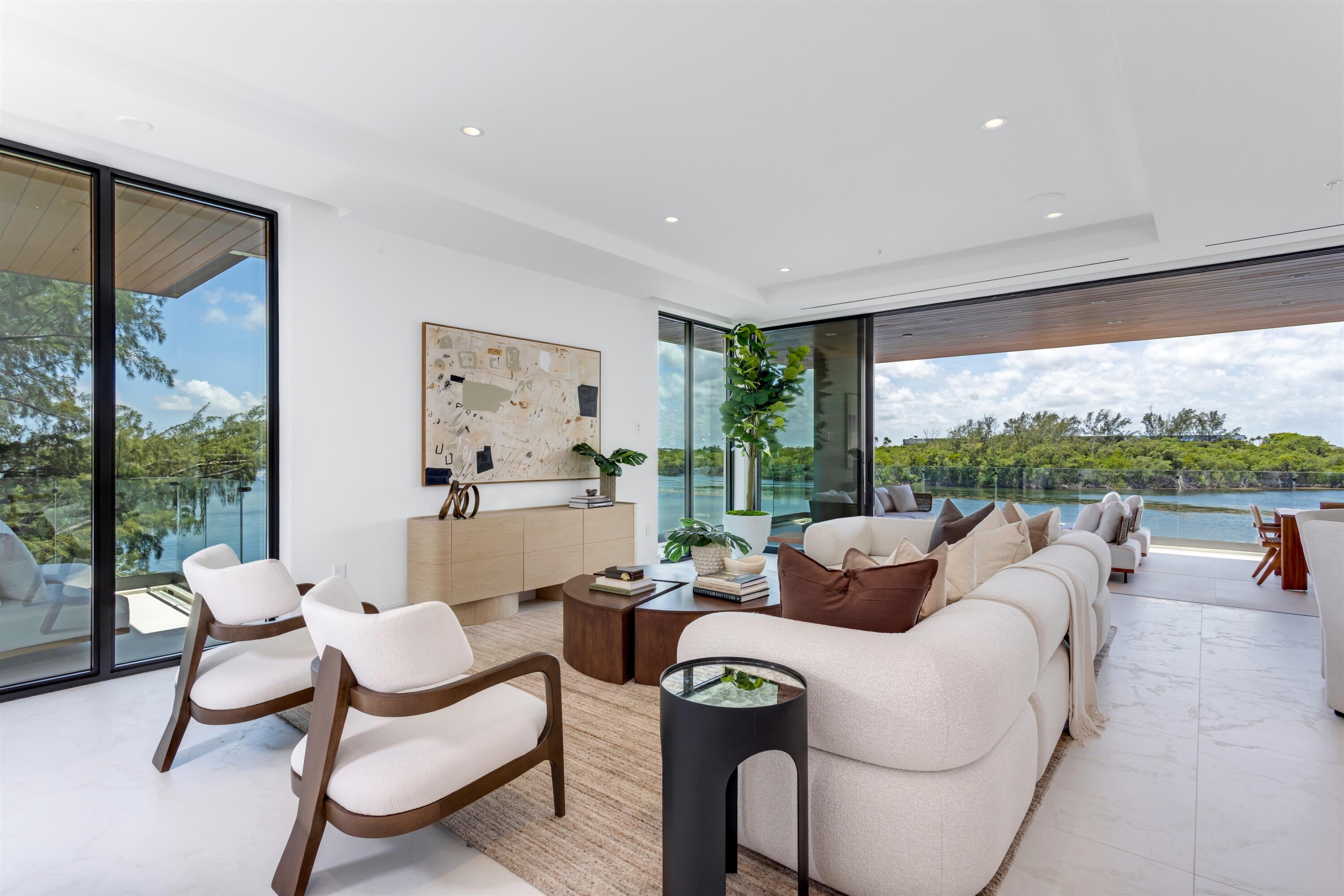 MANATEE POINTE AT LAGO MAR CONDO - Residential
