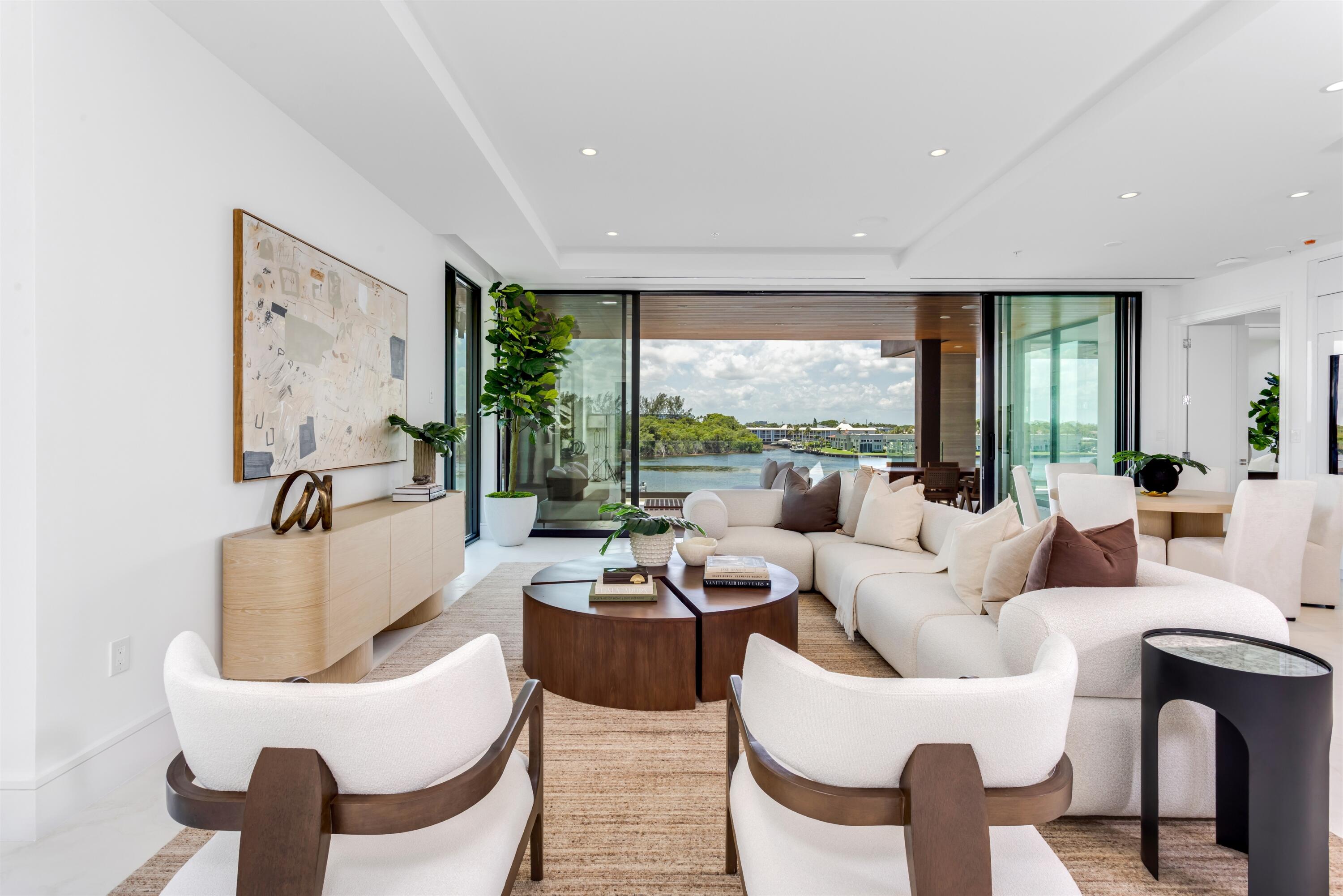 MANATEE POINTE AT LAGO MAR CONDO - Residential