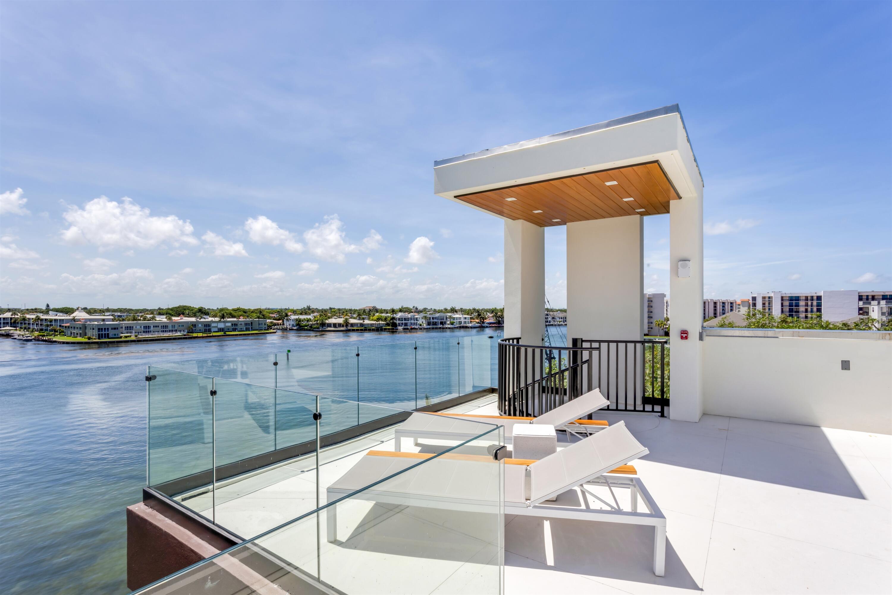 MANATEE POINTE AT LAGO MAR CONDO - Residential