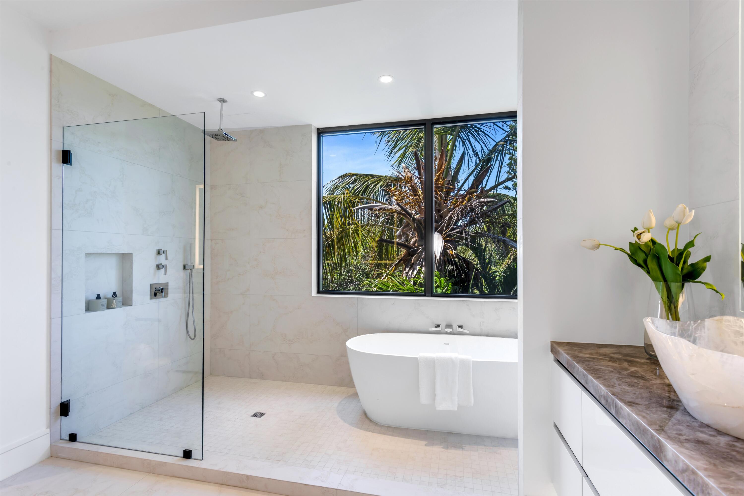 MANATEE POINTE AT LAGO MAR CONDO - Residential