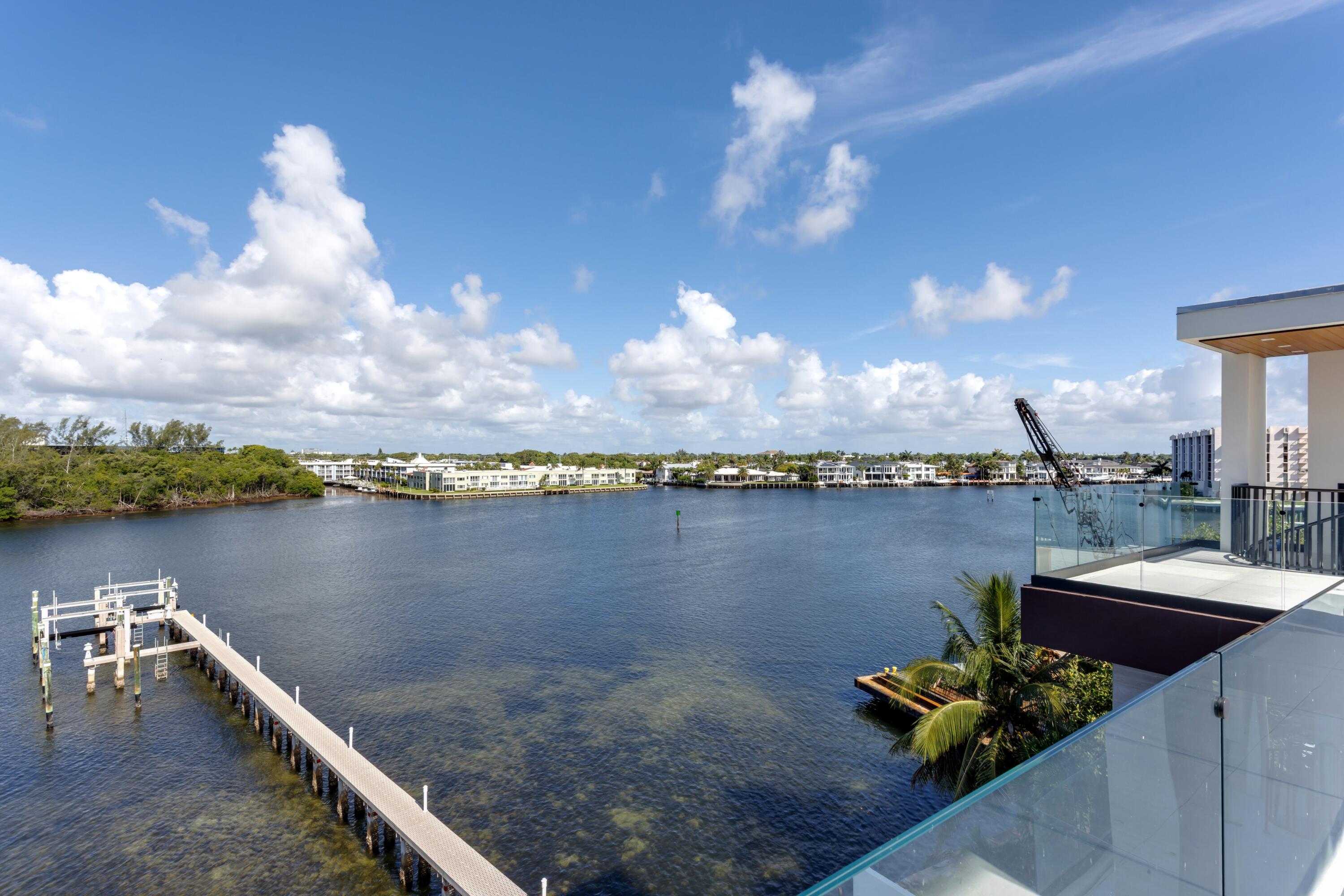 MANATEE POINTE AT LAGO MAR CONDO - Residential