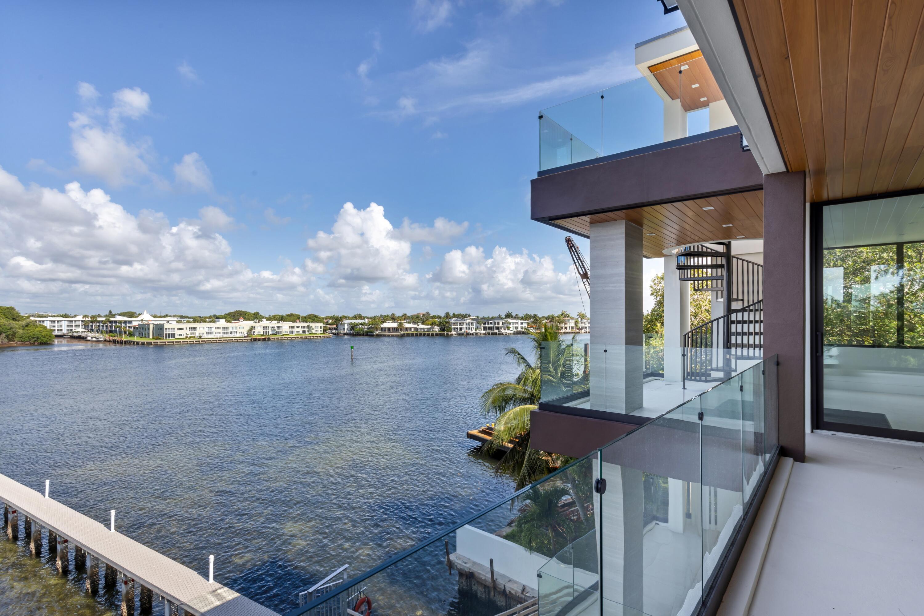 MANATEE POINTE AT LAGO MAR CONDO - Residential