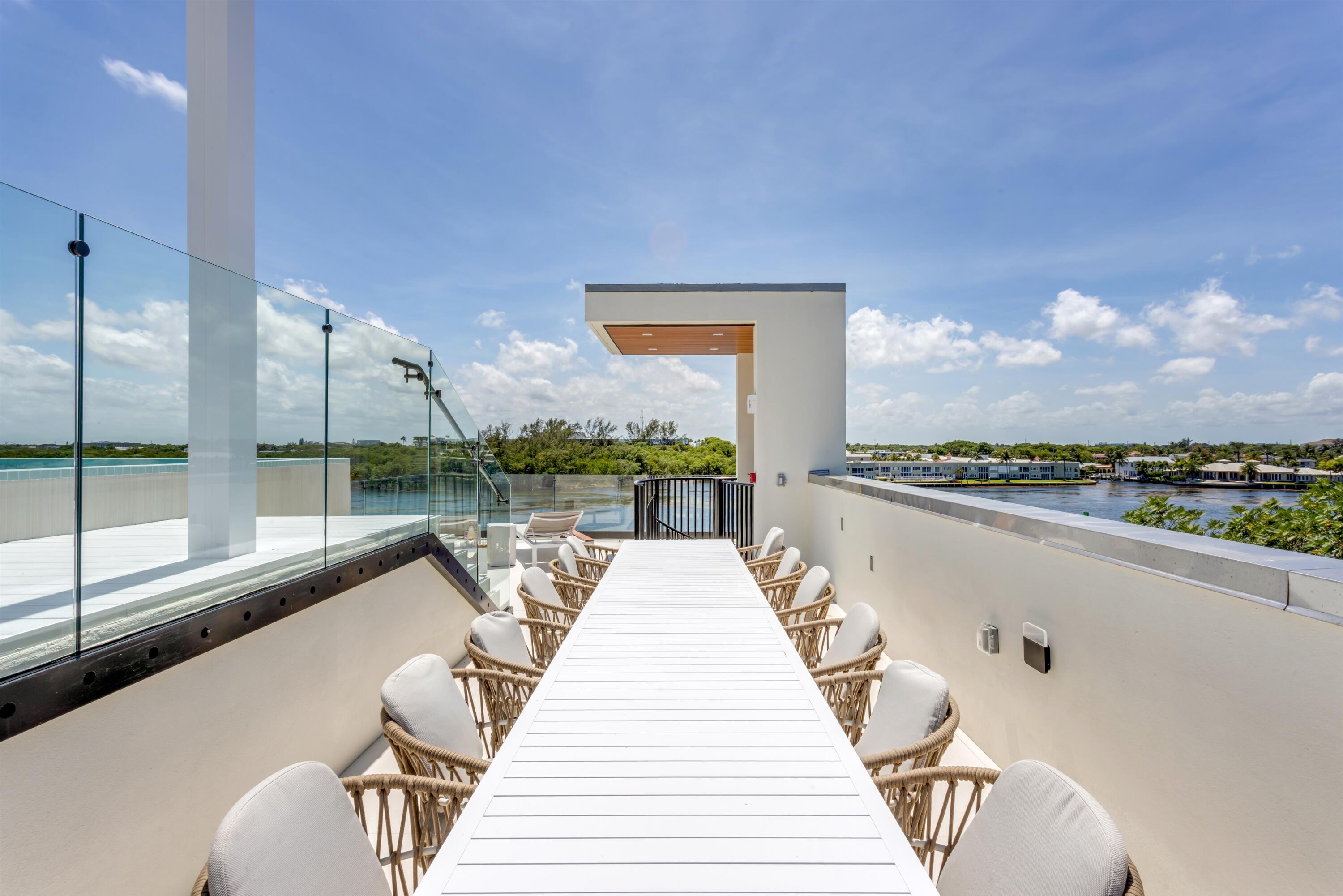 MANATEE POINTE AT LAGO MAR CONDO - Residential