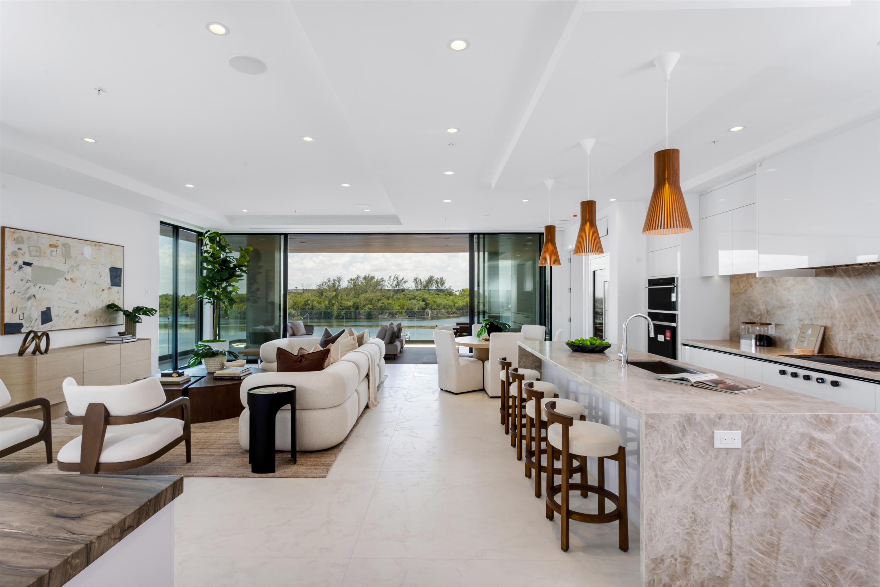 MANATEE POINTE AT LAGO MAR CONDO - Residential