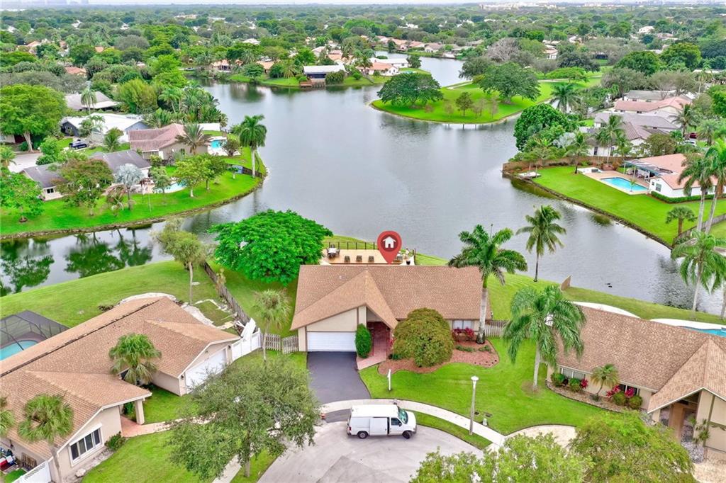 Jacaranda Lakes WIDE LAKE - Residential