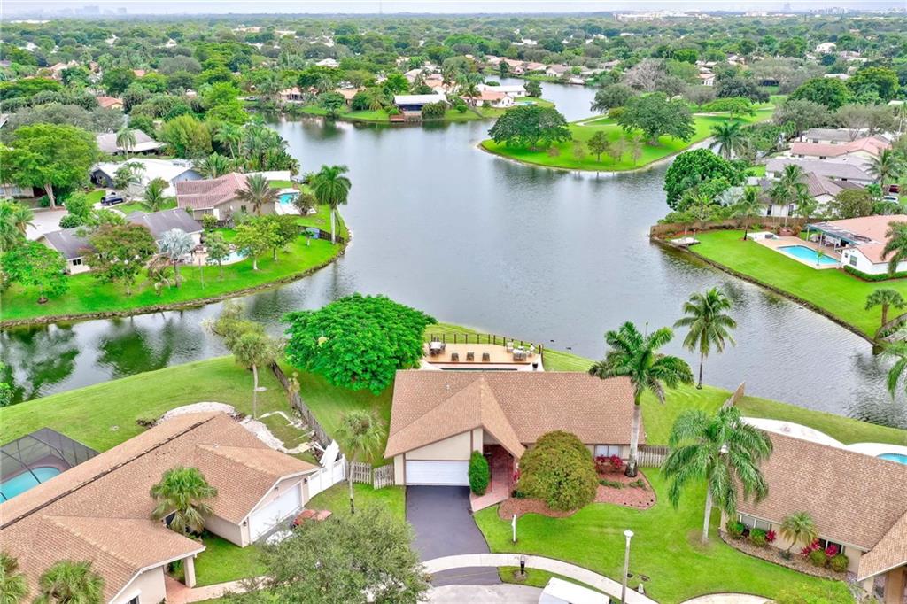 Jacaranda Lakes WIDE LAKE - Residential