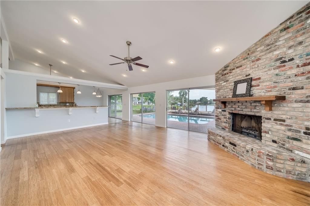 Jacaranda Lakes WIDE LAKE - Residential