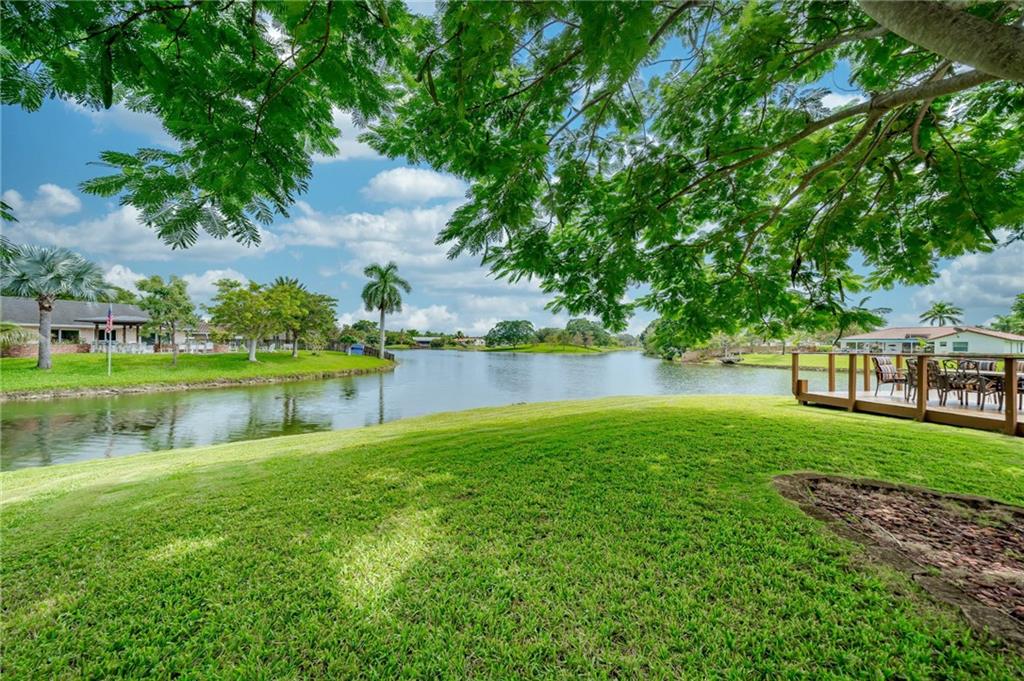 Jacaranda Lakes WIDE LAKE - Residential