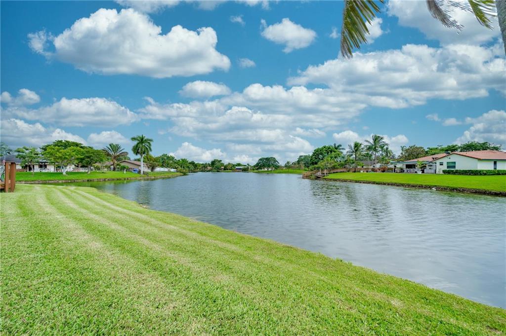 Jacaranda Lakes WIDE LAKE - Residential
