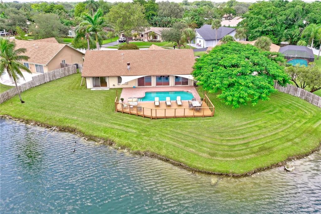 Jacaranda Lakes WIDE LAKE - Residential