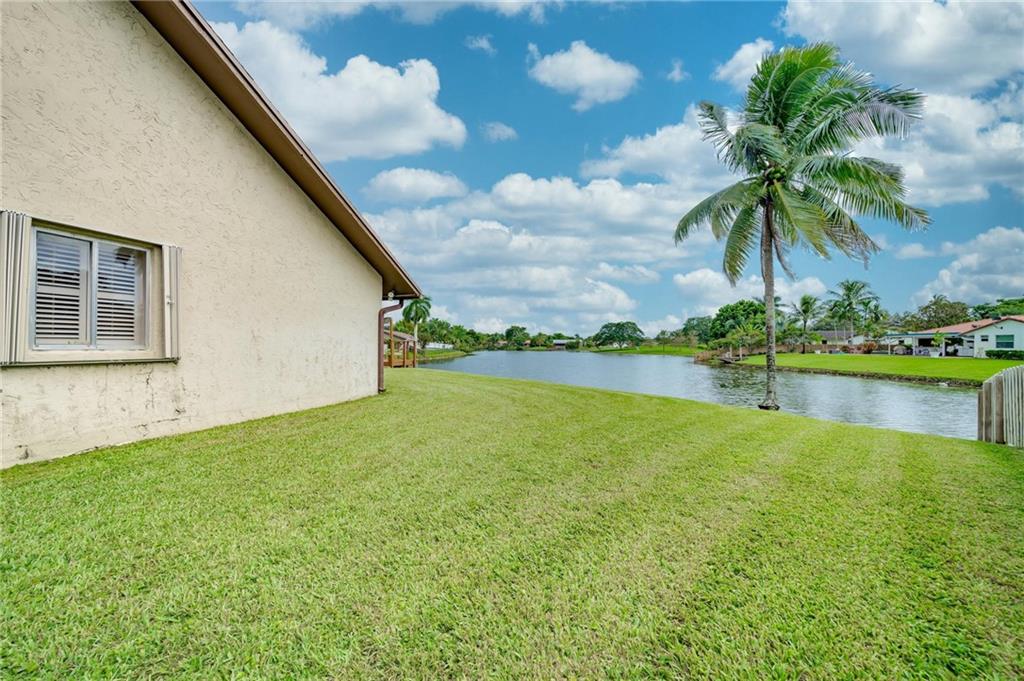 Jacaranda Lakes WIDE LAKE - Residential