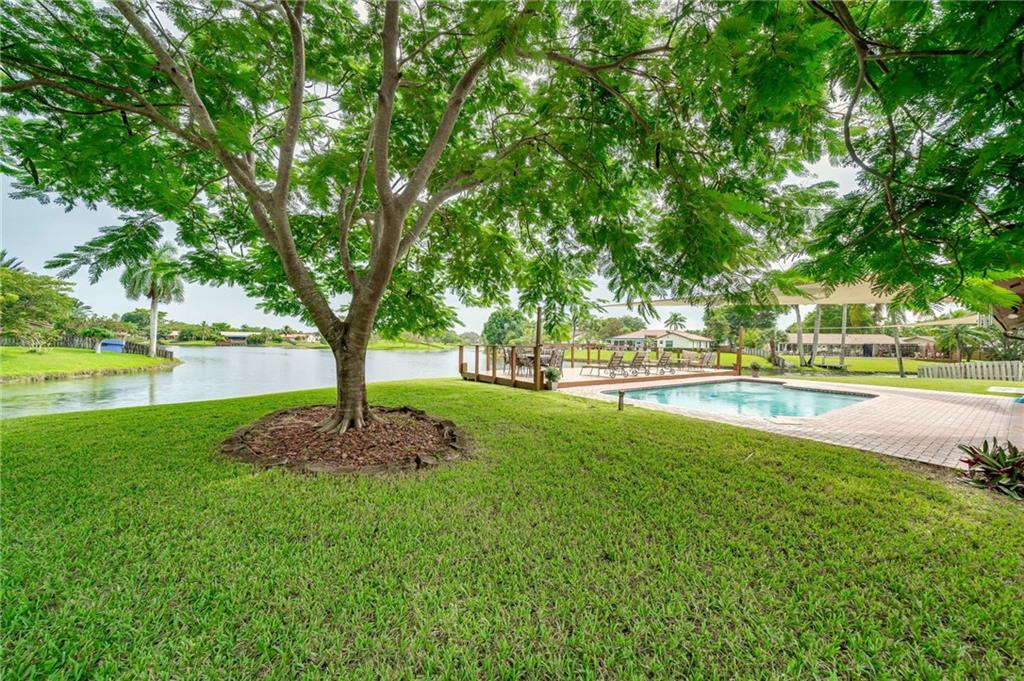 Jacaranda Lakes WIDE LAKE - Residential