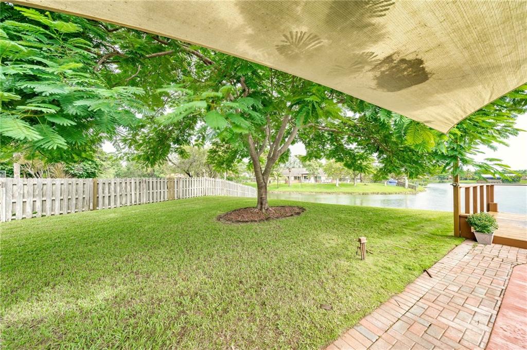 Jacaranda Lakes WIDE LAKE - Residential