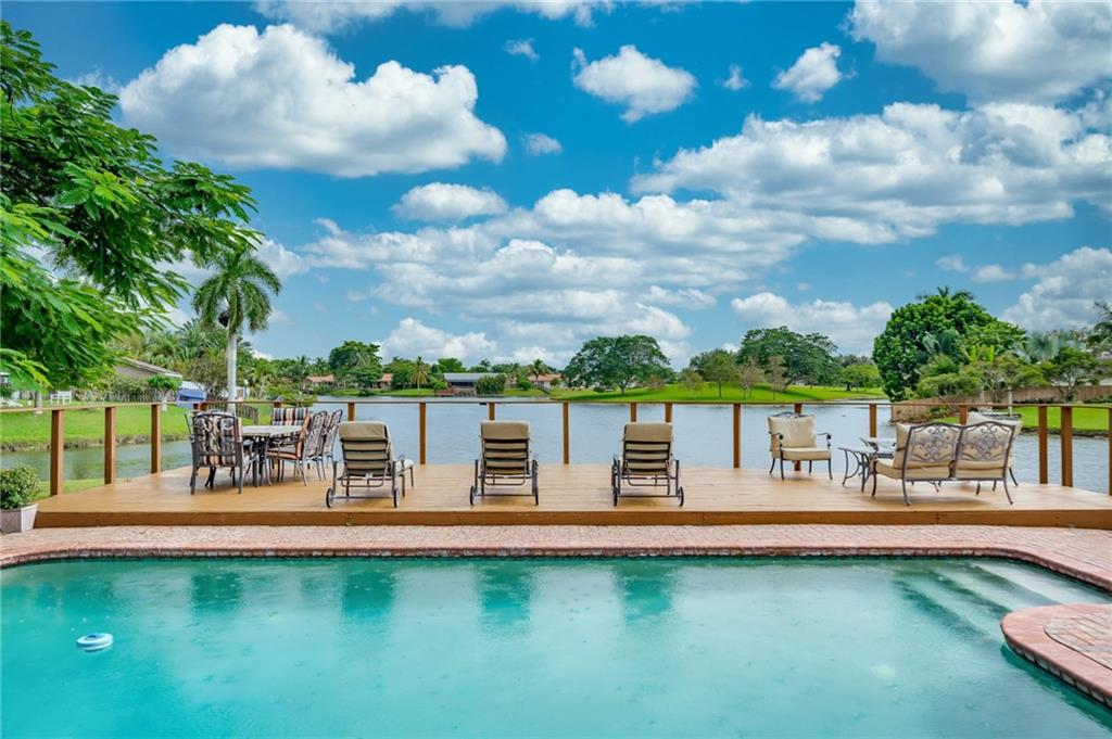Jacaranda Lakes WIDE LAKE - Residential