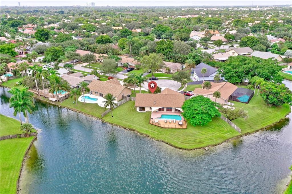 Jacaranda Lakes WIDE LAKE - Residential