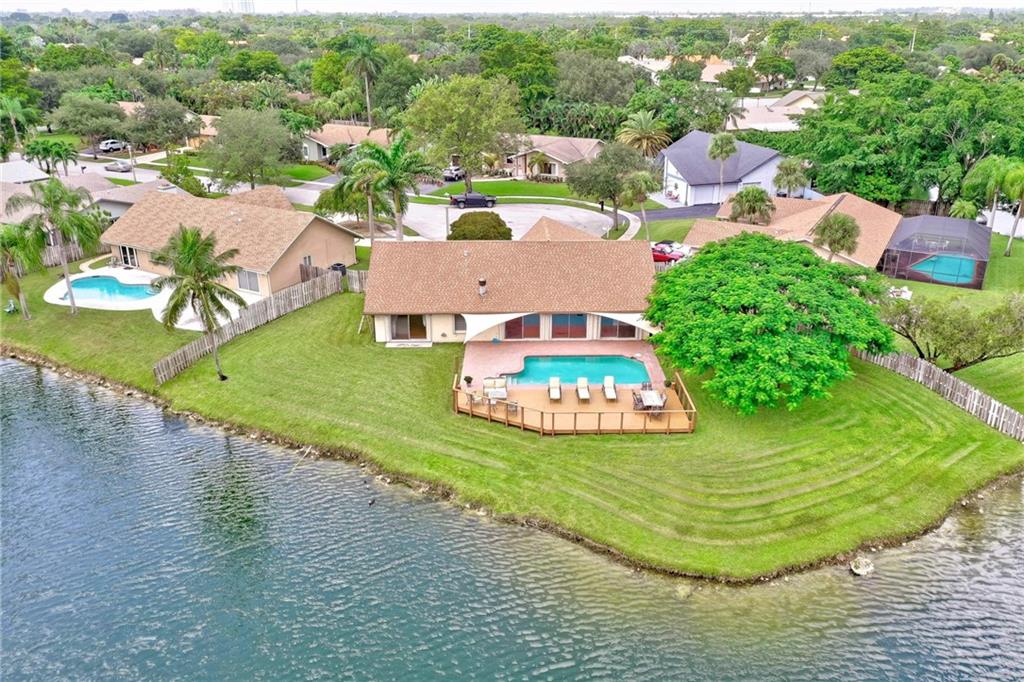Jacaranda Lakes WIDE LAKE - Residential