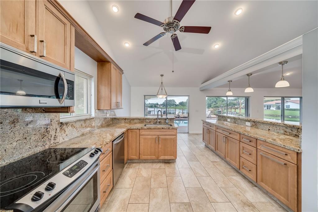 Jacaranda Lakes WIDE LAKE - Residential