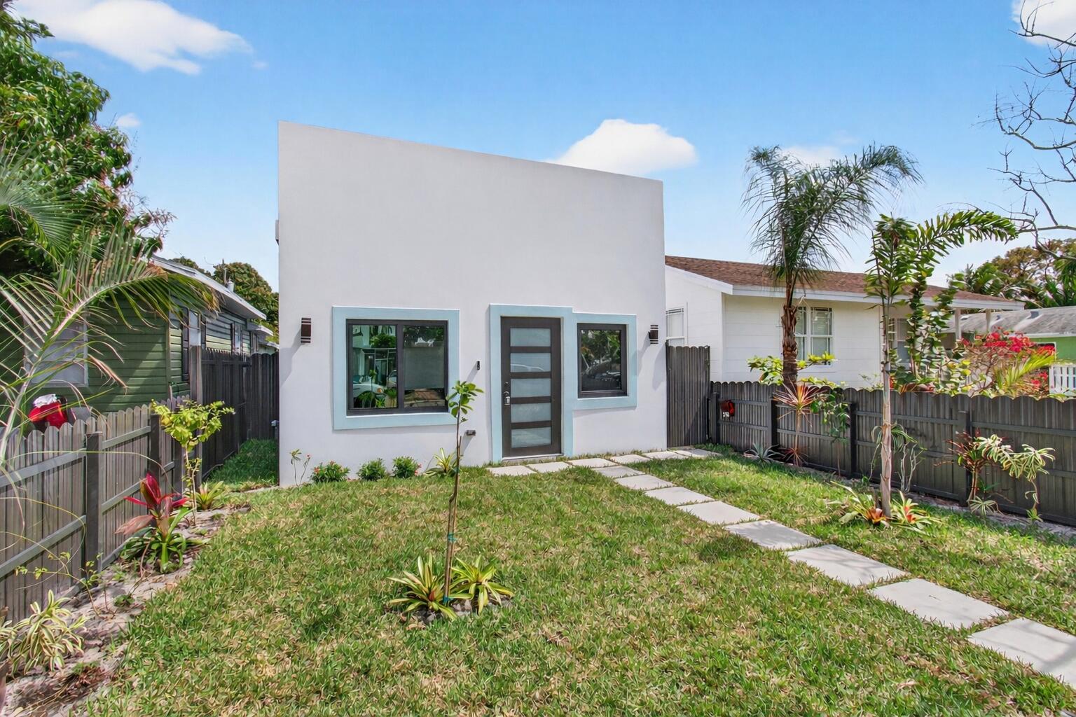 LAKE WORTH TOWN OF - Residential Lease