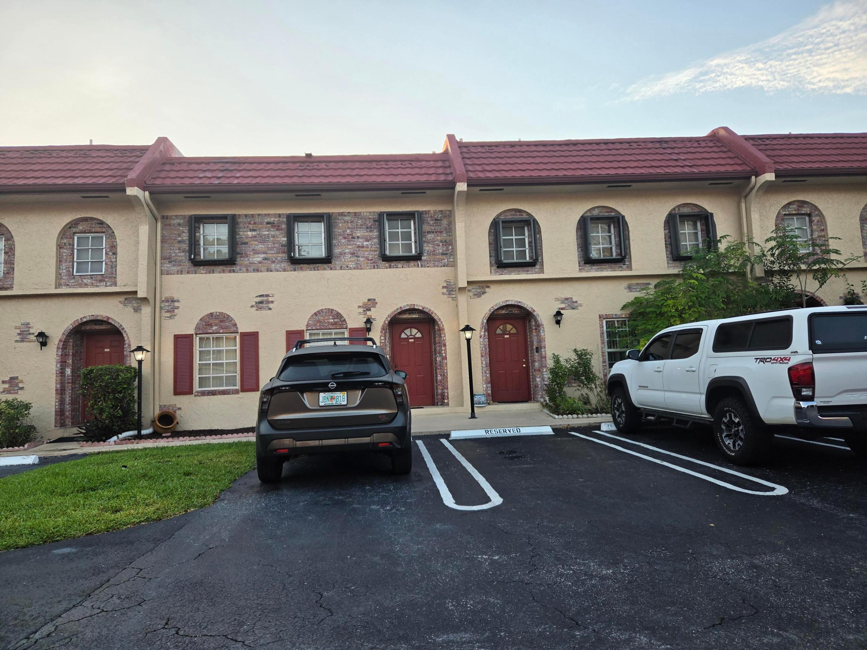 RIVERSIDE ESTATES CONDO - Residential Lease