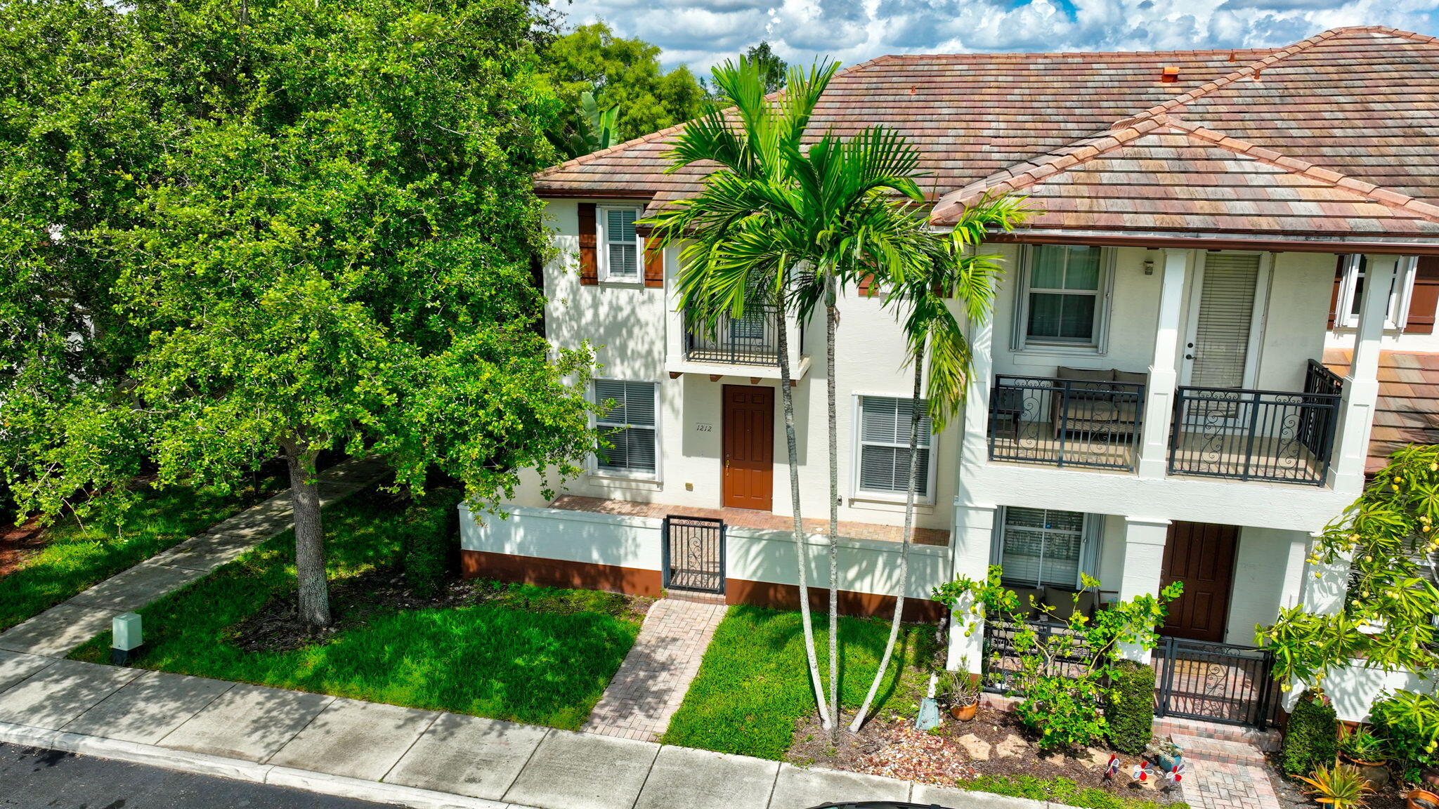 PALOMA LAKES CONDOMINIUM NO 1 - Residential