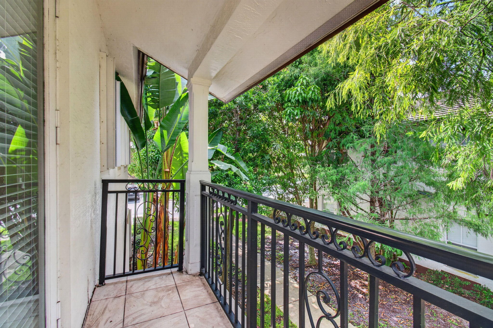 PALOMA LAKES CONDOMINIUM NO 1 - Residential