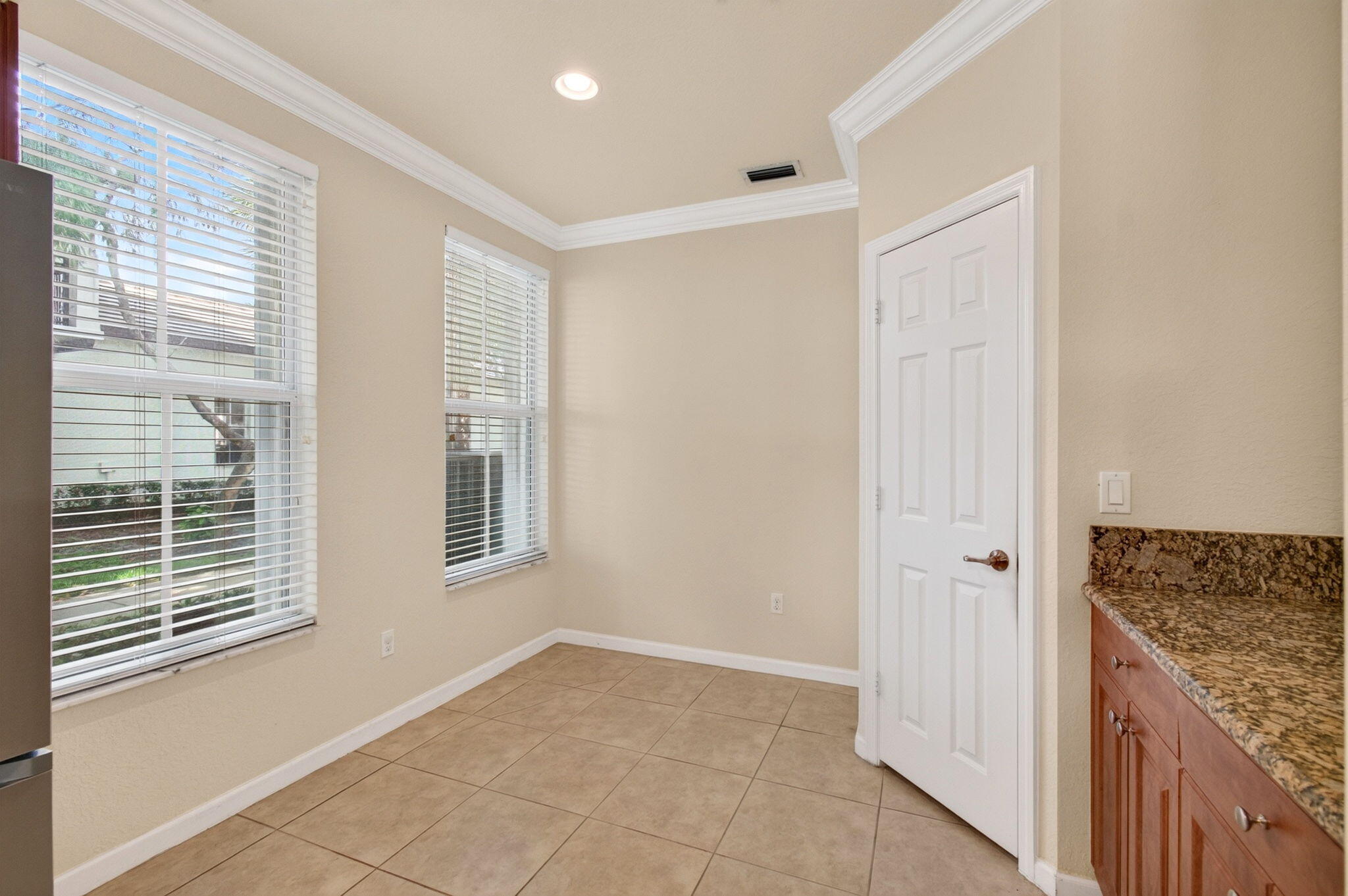 PALOMA LAKES CONDOMINIUM NO 1 - Residential