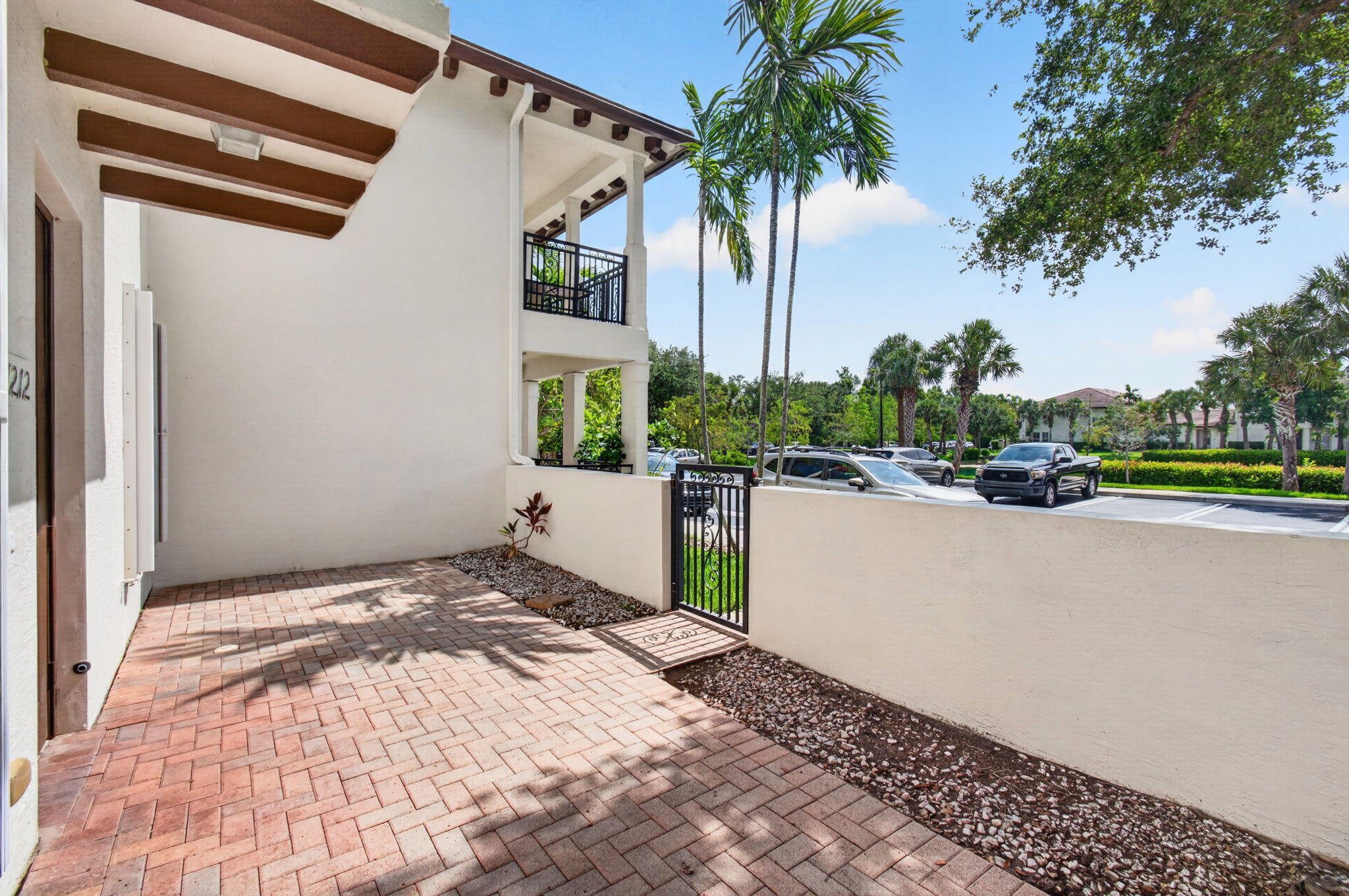 PALOMA LAKES CONDOMINIUM NO 1 - Residential