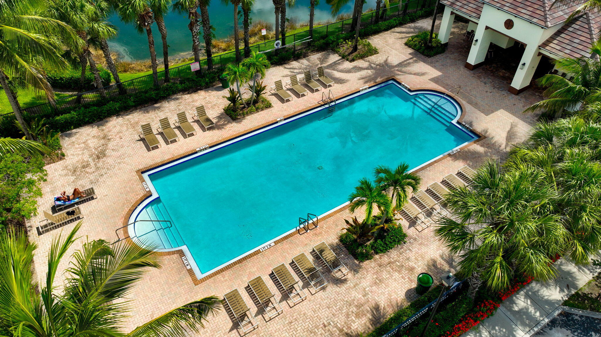 PALOMA LAKES CONDOMINIUM NO 1 - Residential