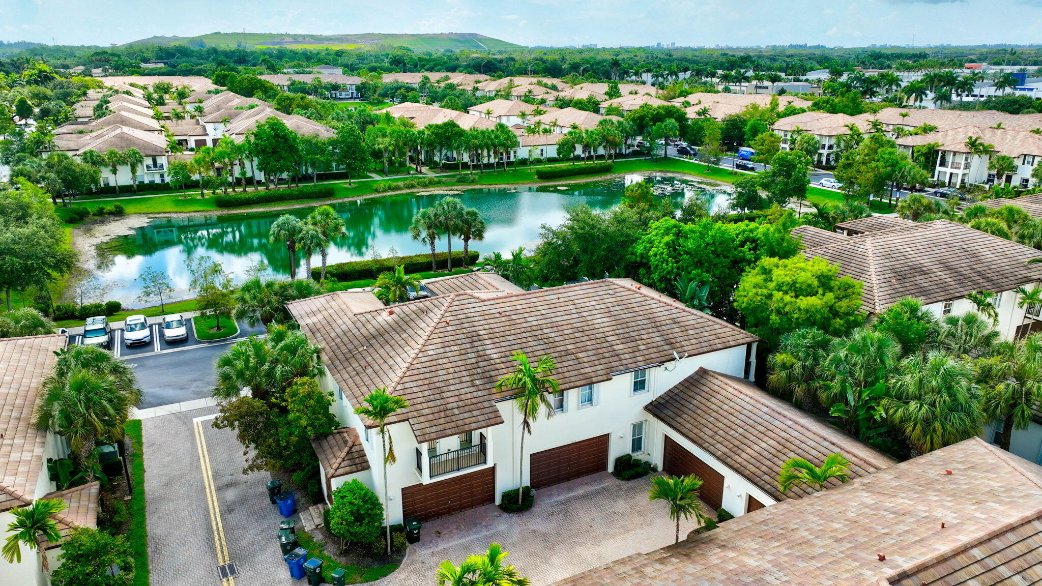 PALOMA LAKES CONDOMINIUM NO 1 - Residential