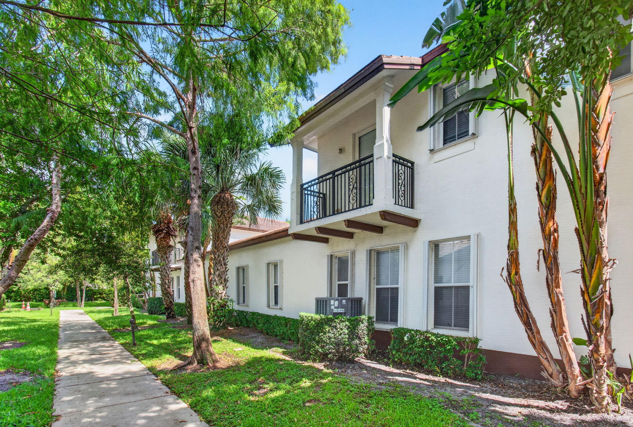 PALOMA LAKES CONDOMINIUM NO 1 - Residential