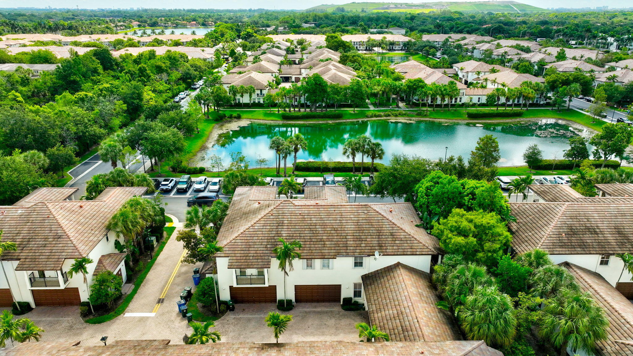 PALOMA LAKES CONDOMINIUM NO 1 - Residential