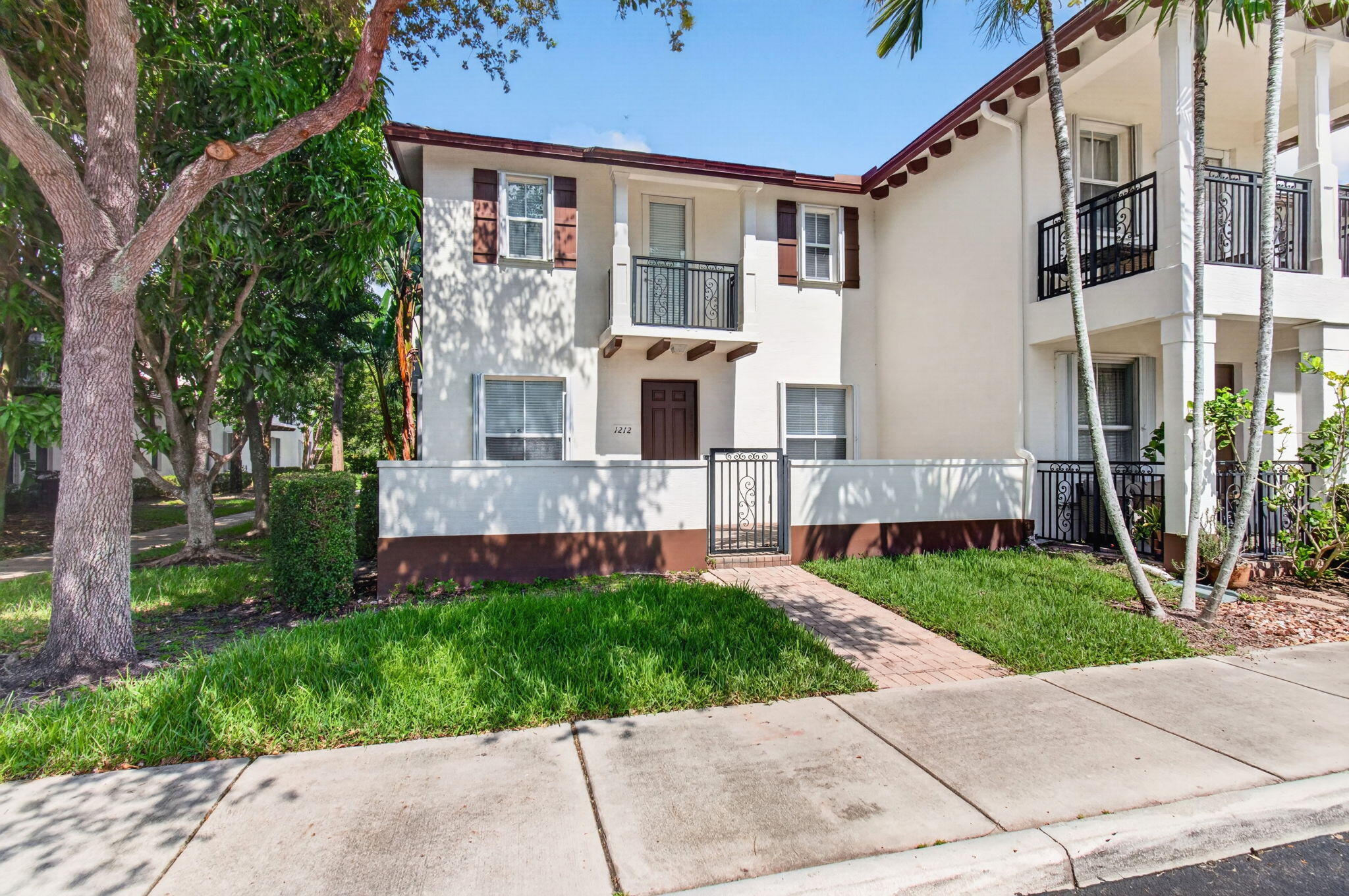 PALOMA LAKES CONDOMINIUM NO 1 - Residential