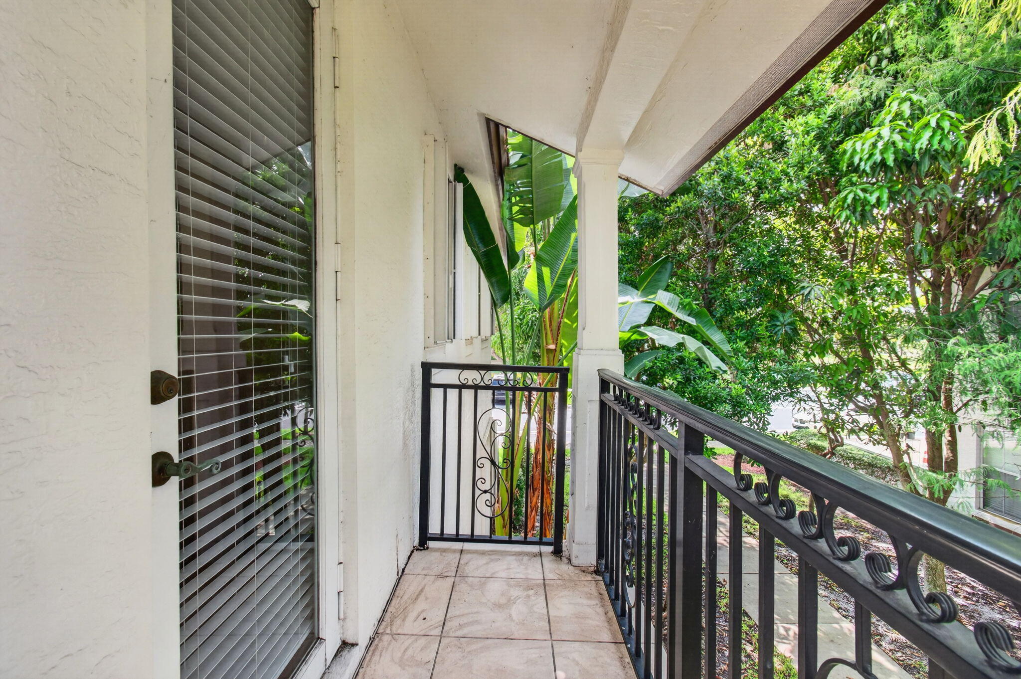 PALOMA LAKES CONDOMINIUM NO 1 - Residential