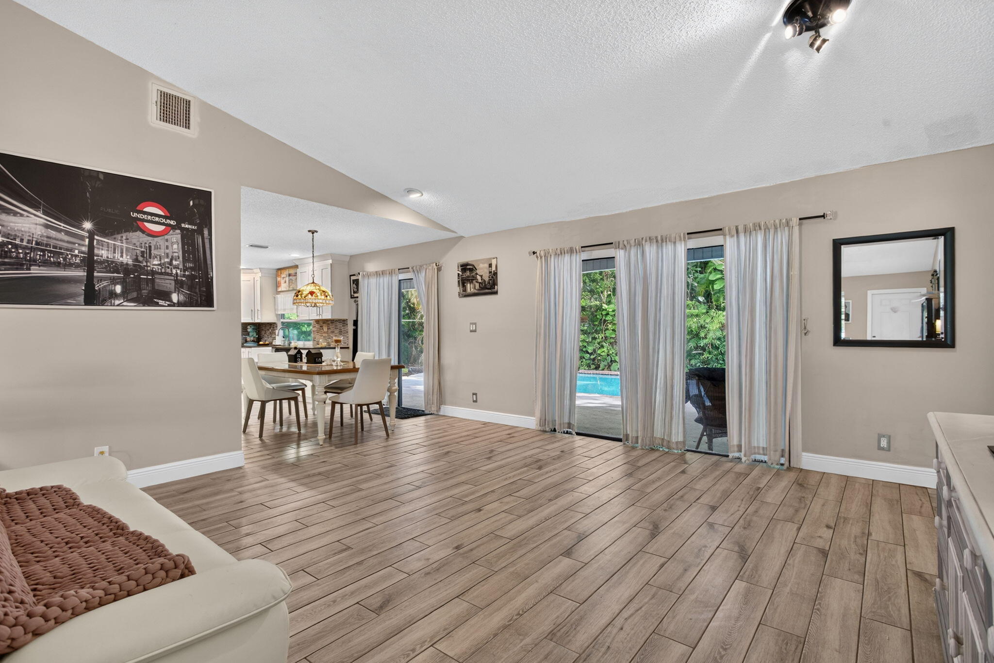 CYPRESS RUN - Residential