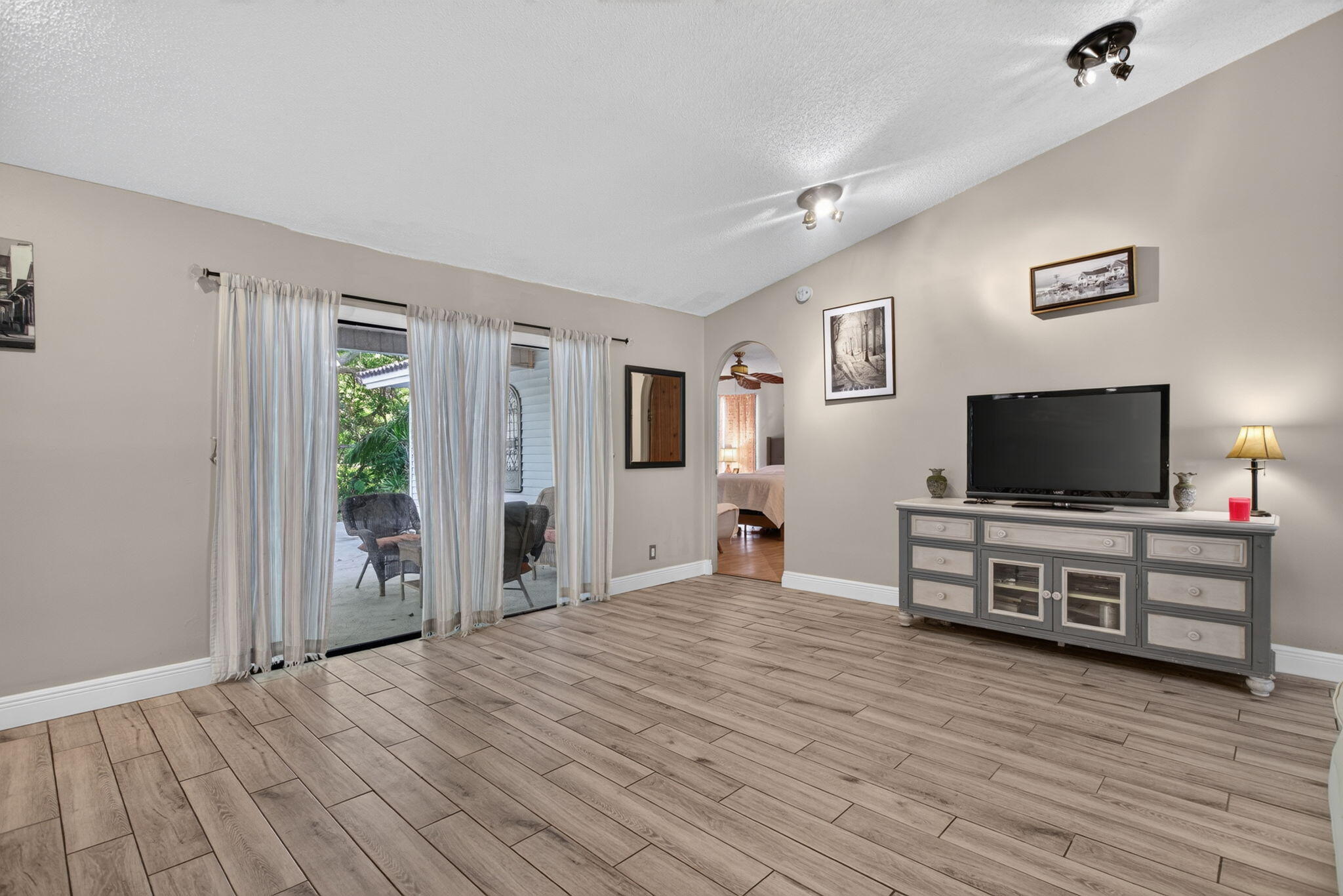 CYPRESS RUN - Residential