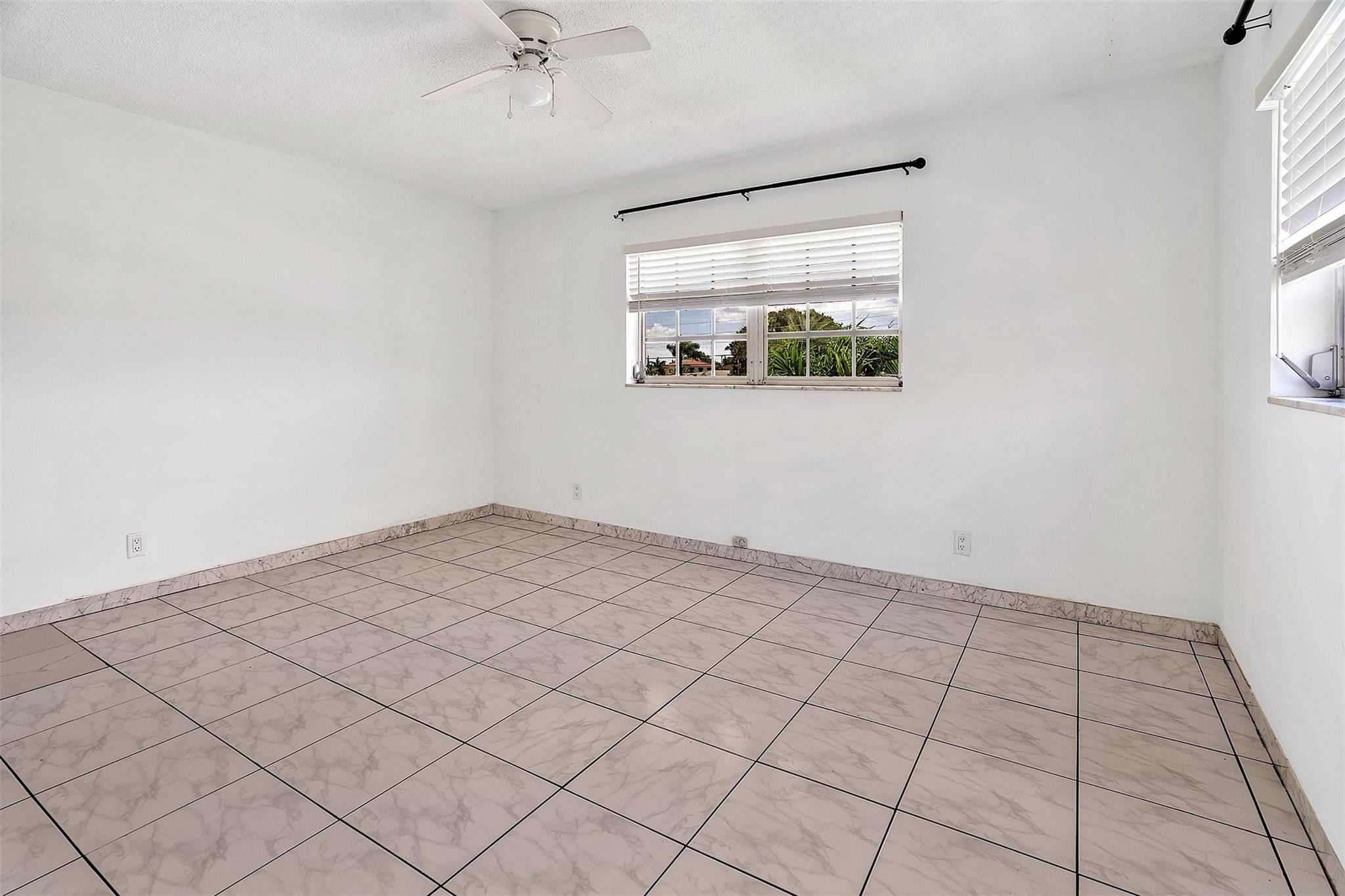 The Colonial Condo - Residential Lease