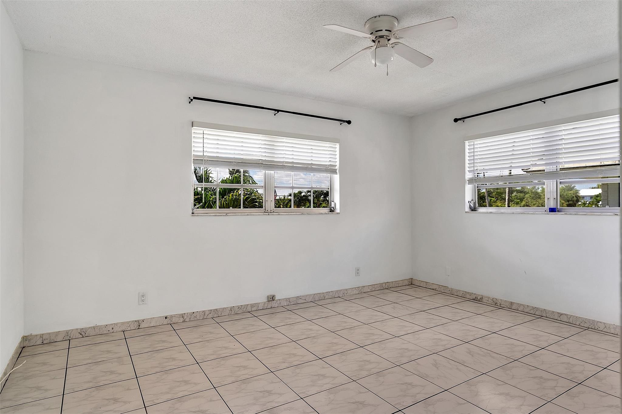 The Colonial Condo - Residential Lease