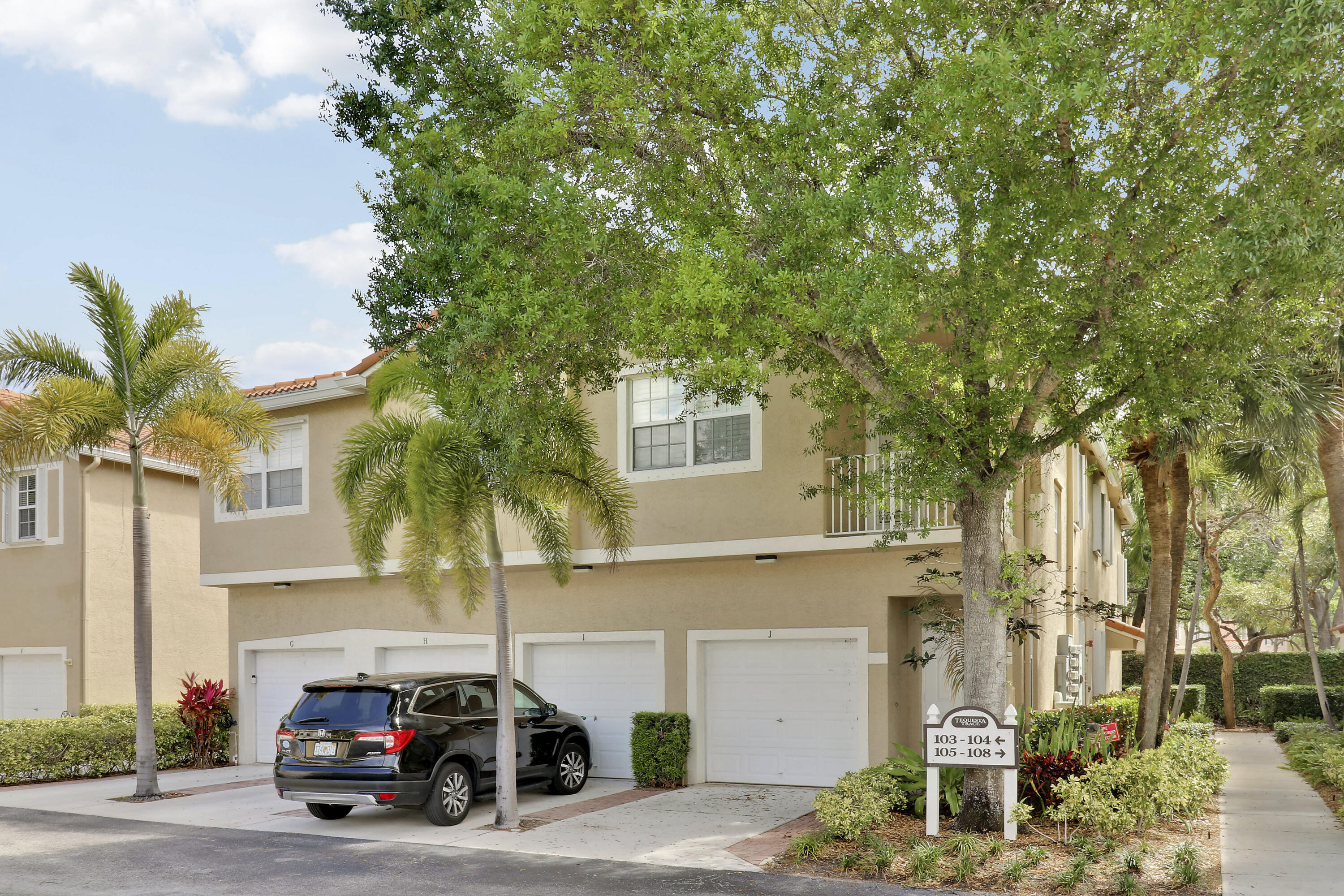 TEQUESTA TRACE CONDO - Residential