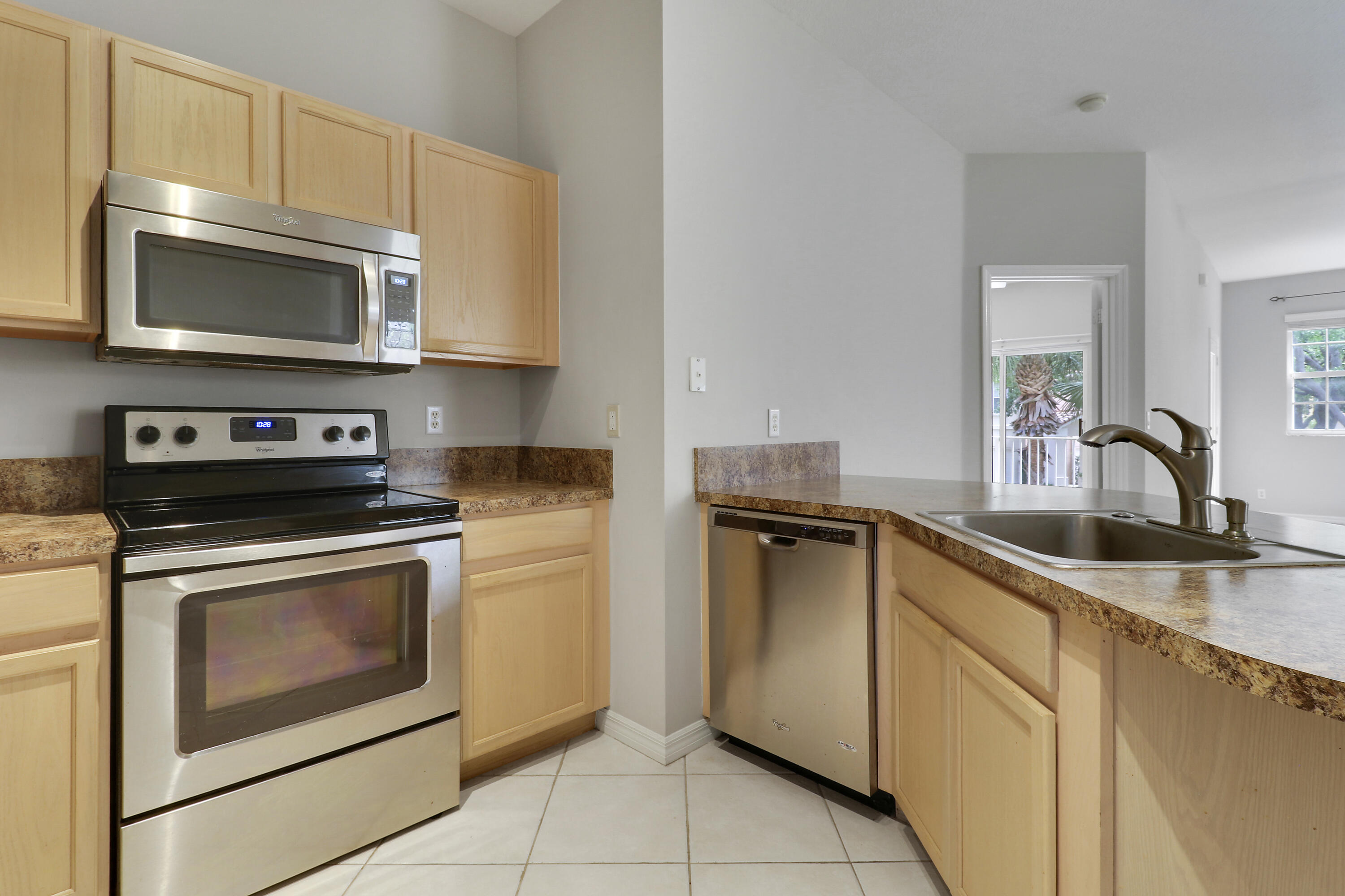 TEQUESTA TRACE CONDO - Residential
