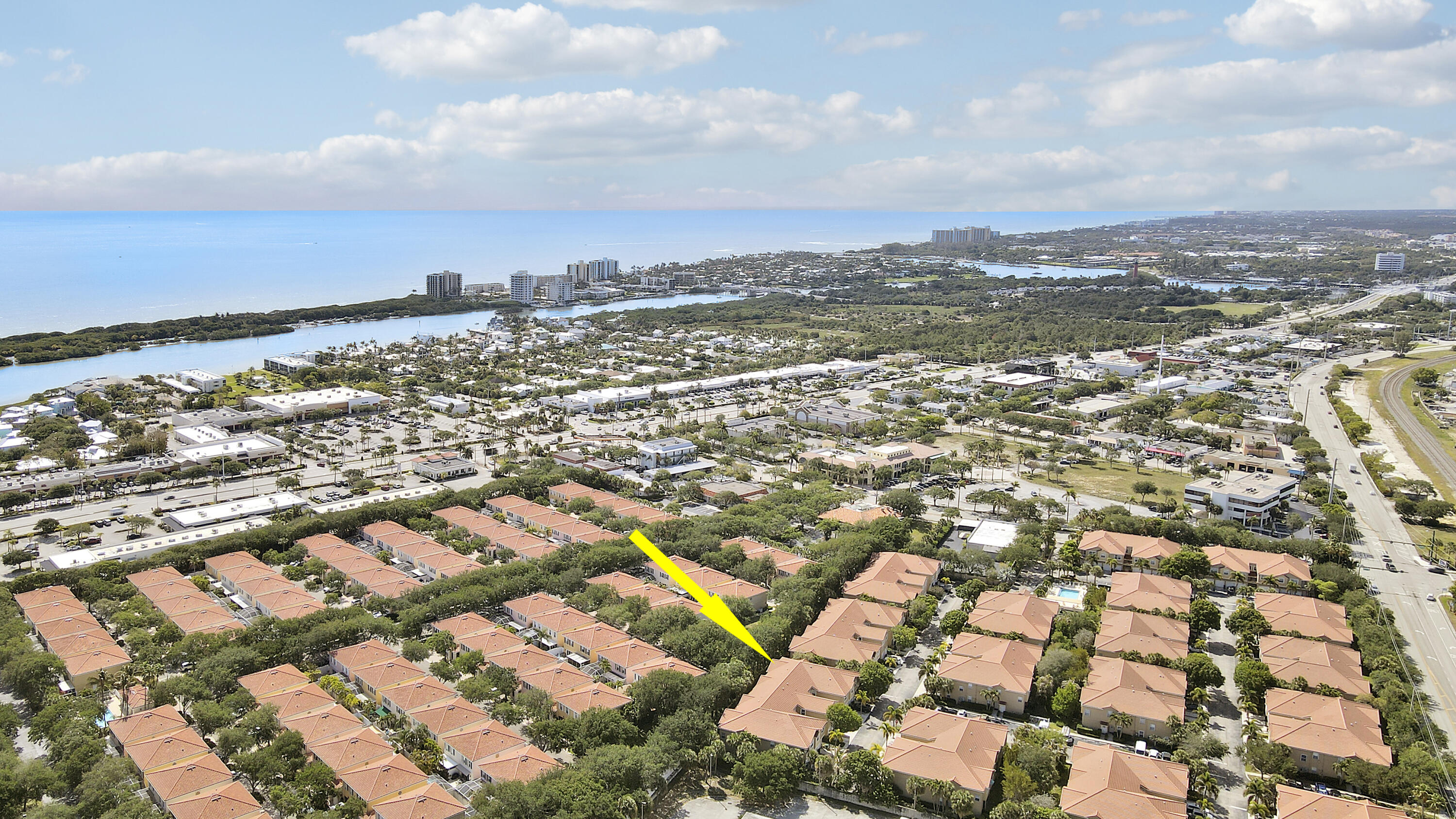 TEQUESTA TRACE CONDO - Residential