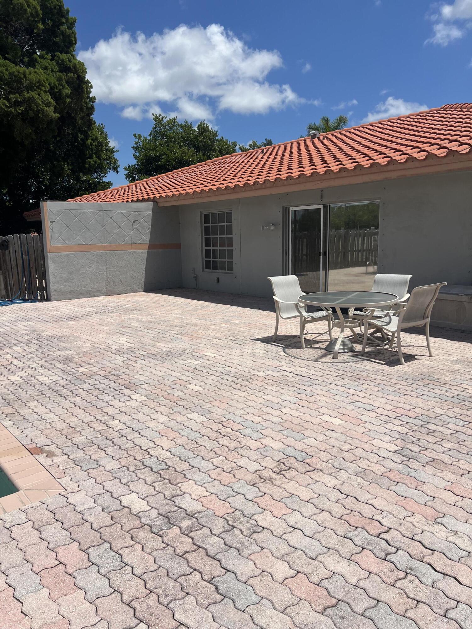 CORAL SPRINGS VILLAGE GREEN - Residential Income