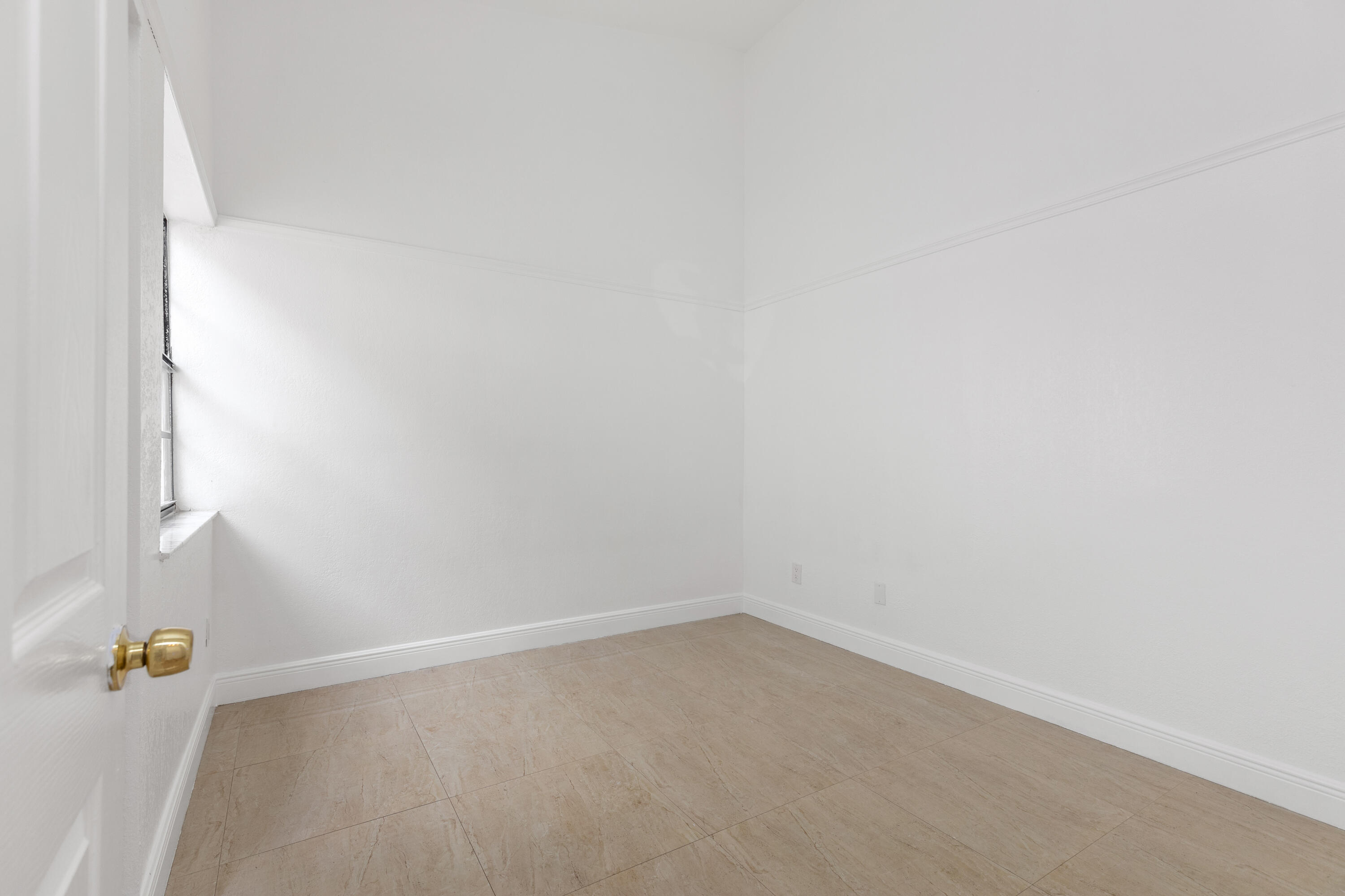 MARINER VILLAGE GARDEN CONDO # 6 - Residential Lease