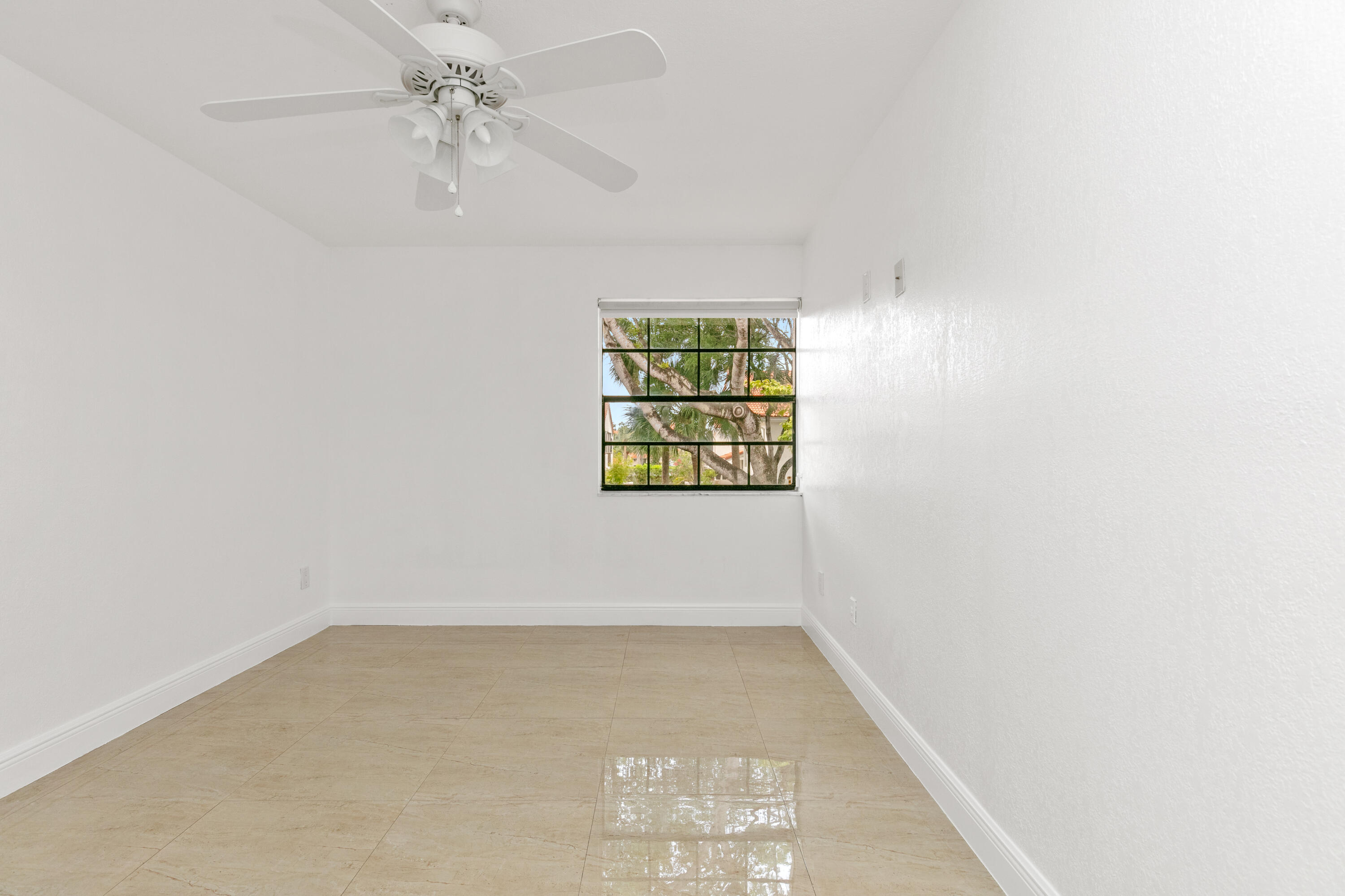 MARINER VILLAGE GARDEN CONDO # 6 - Residential Lease