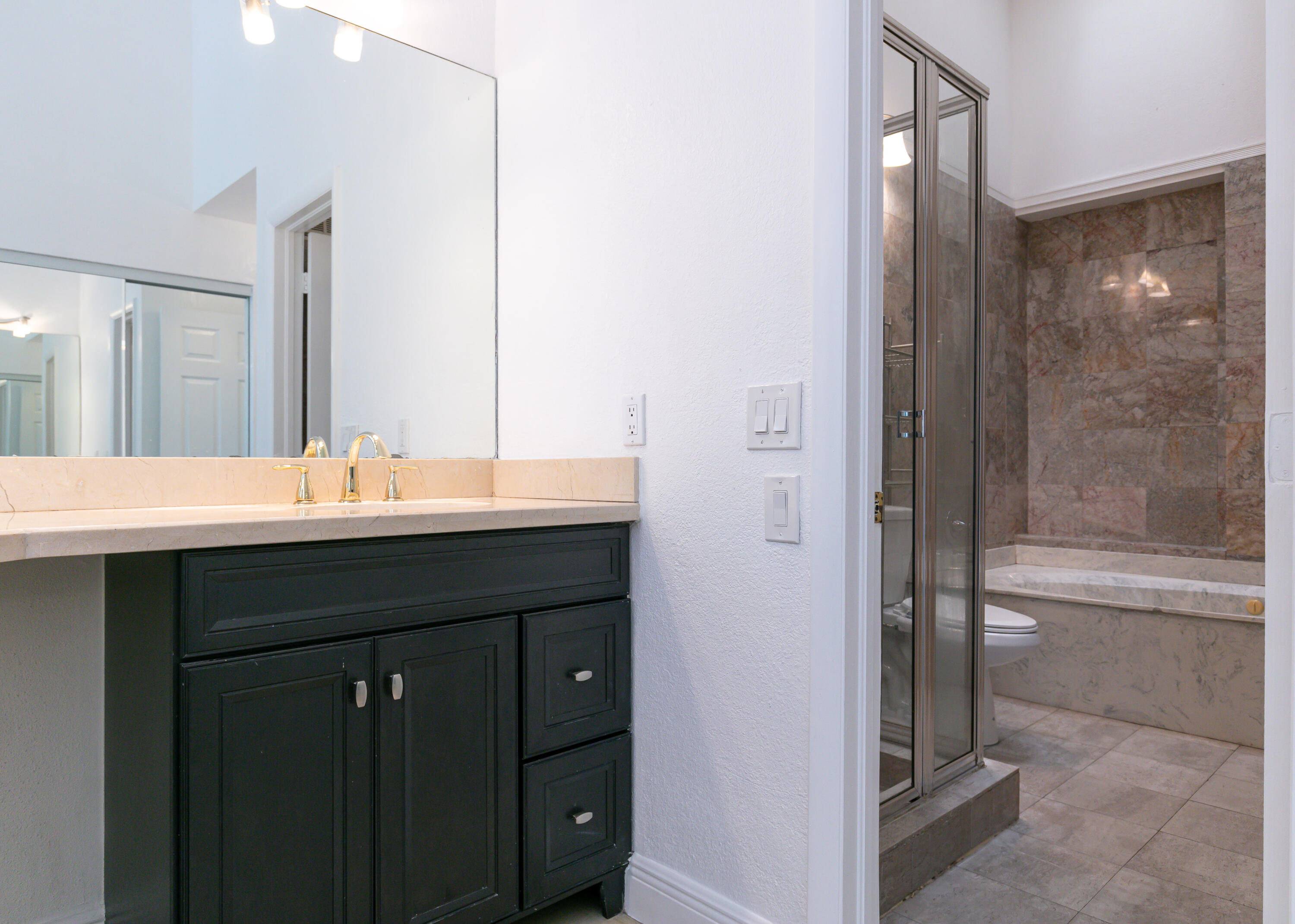 MARINER VILLAGE GARDEN CONDO # 6 - Residential Lease