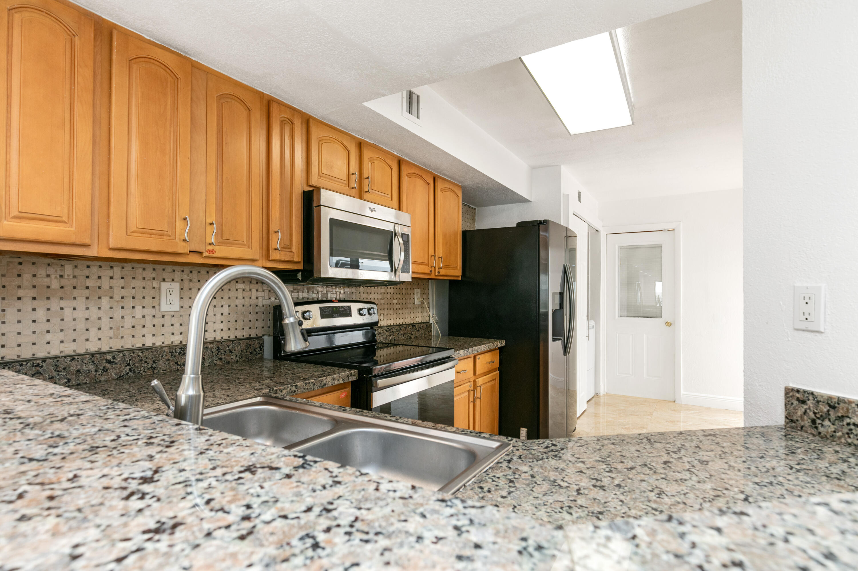 MARINER VILLAGE GARDEN CONDO # 6 - Residential Lease