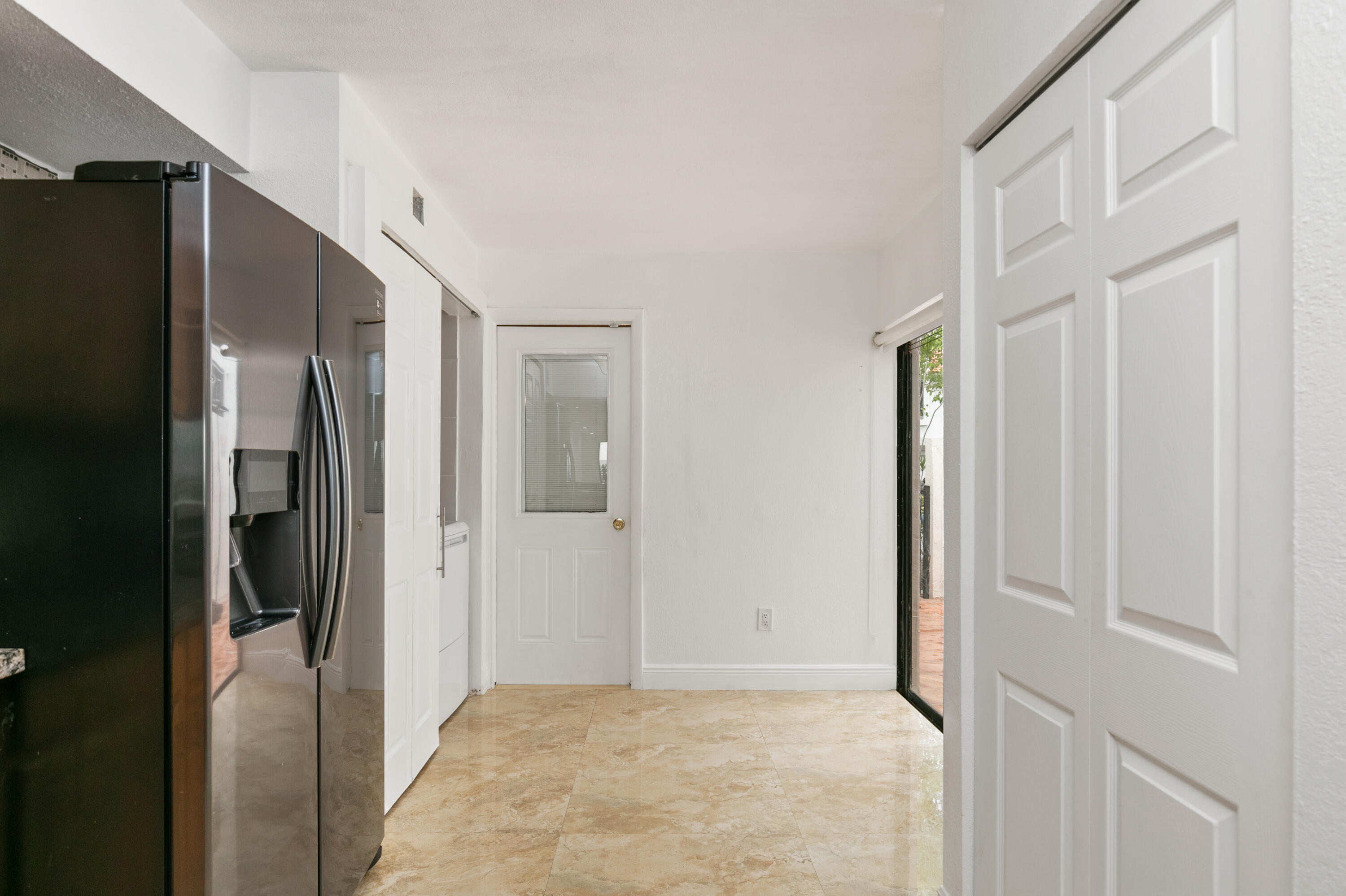 MARINER VILLAGE GARDEN CONDO # 6 - Residential Lease