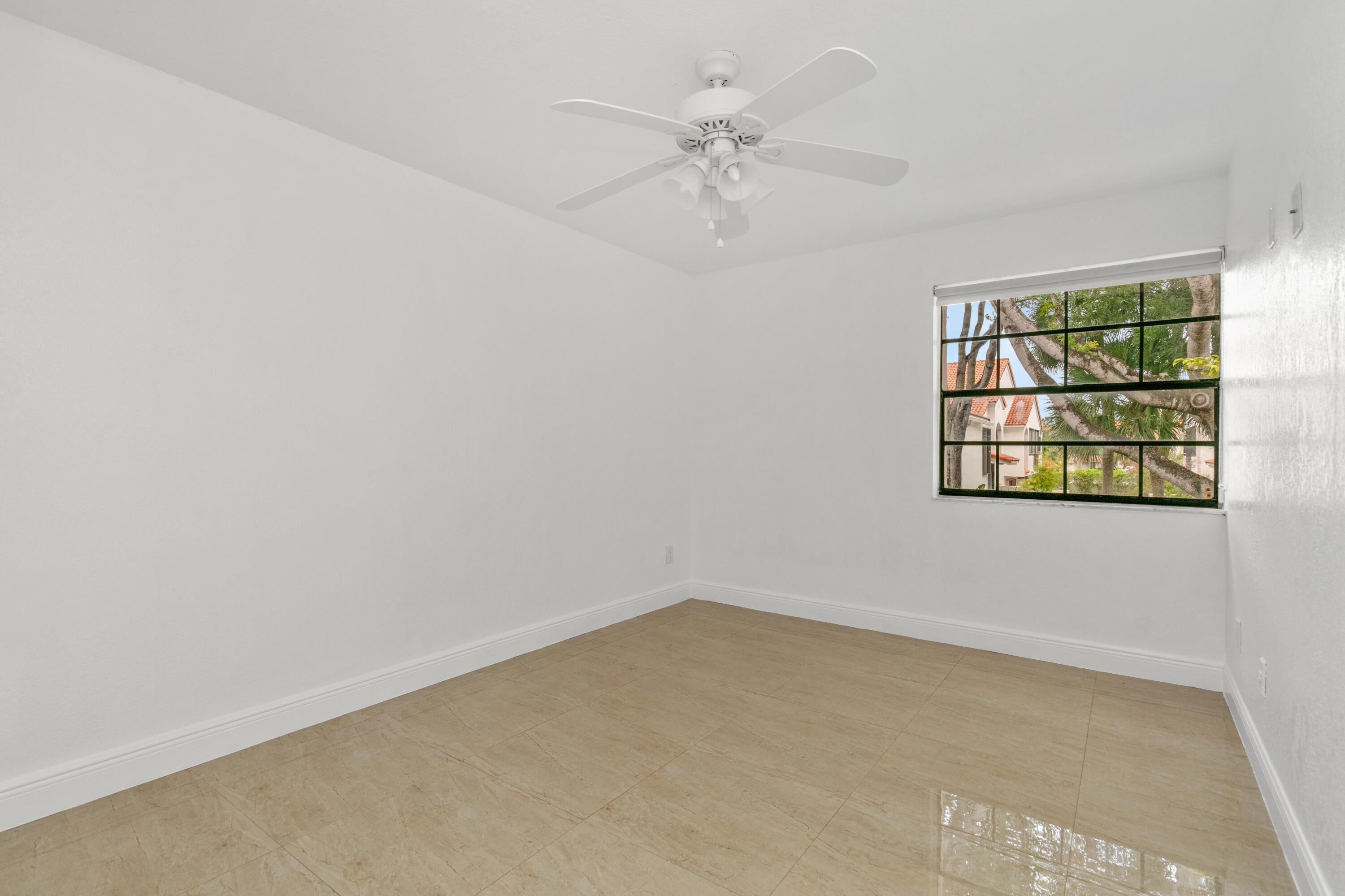 MARINER VILLAGE GARDEN CONDO # 6 - Residential Lease