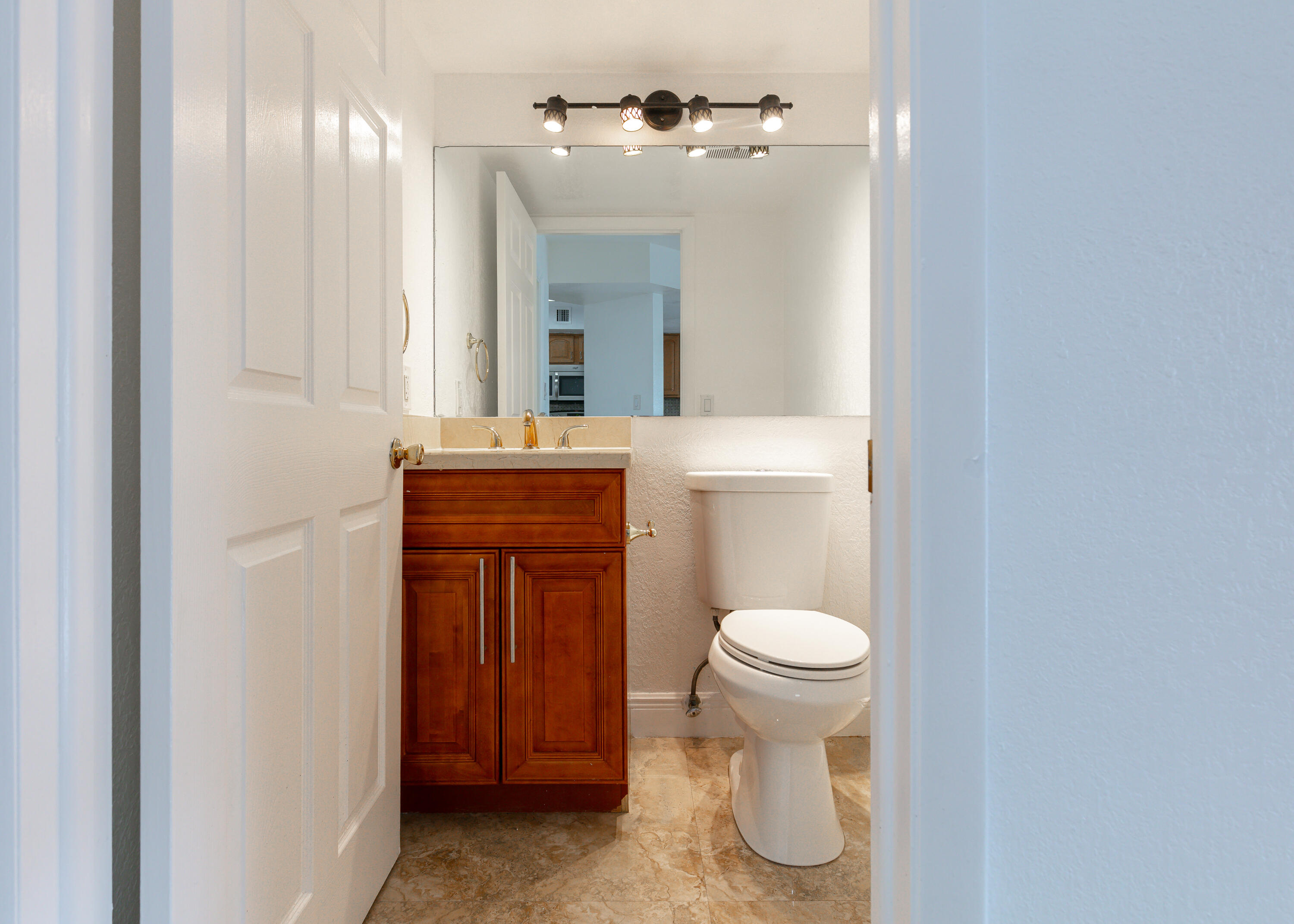 MARINER VILLAGE GARDEN CONDO # 6 - Residential Lease