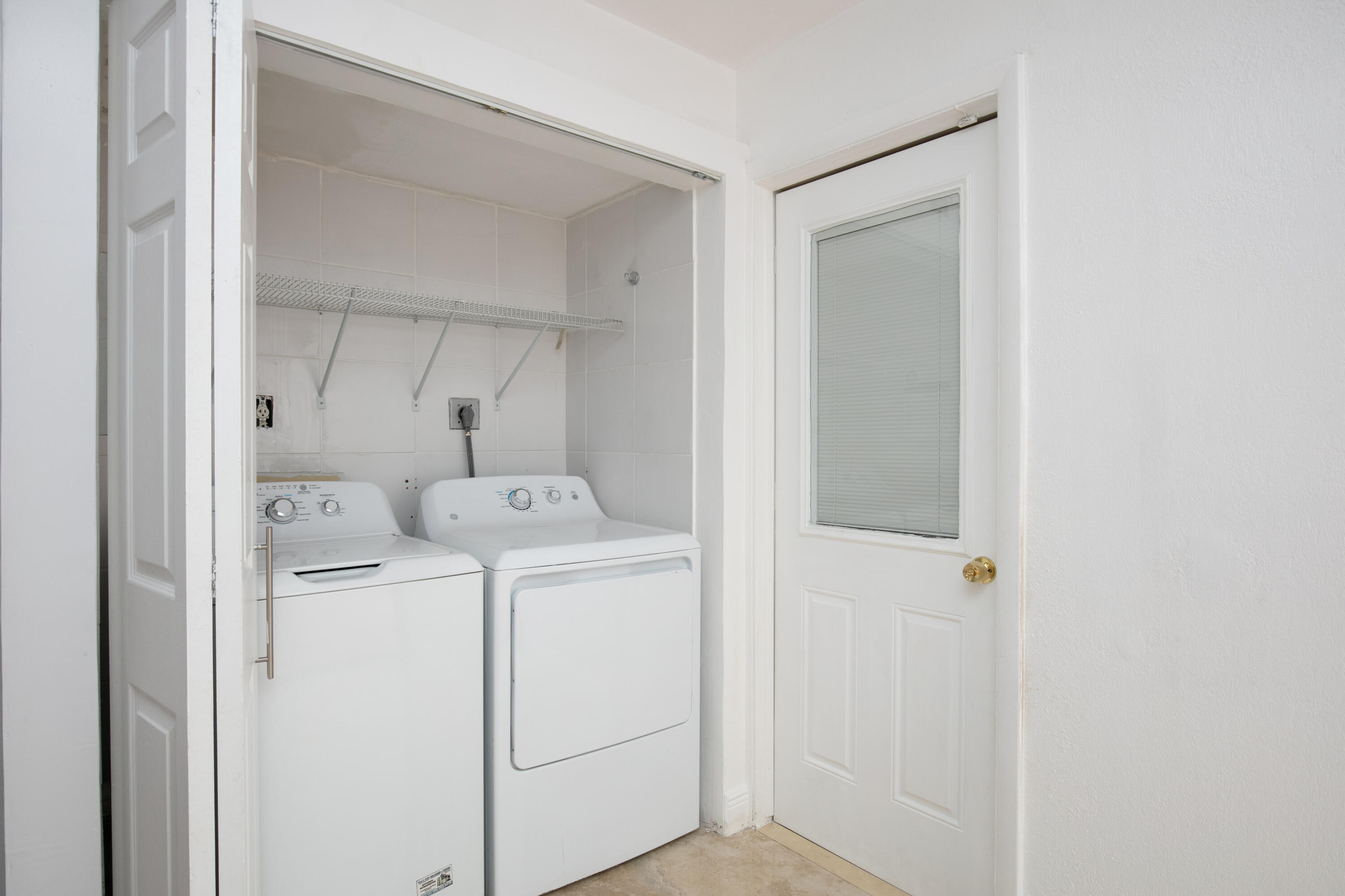 MARINER VILLAGE GARDEN CONDO # 6 - Residential Lease